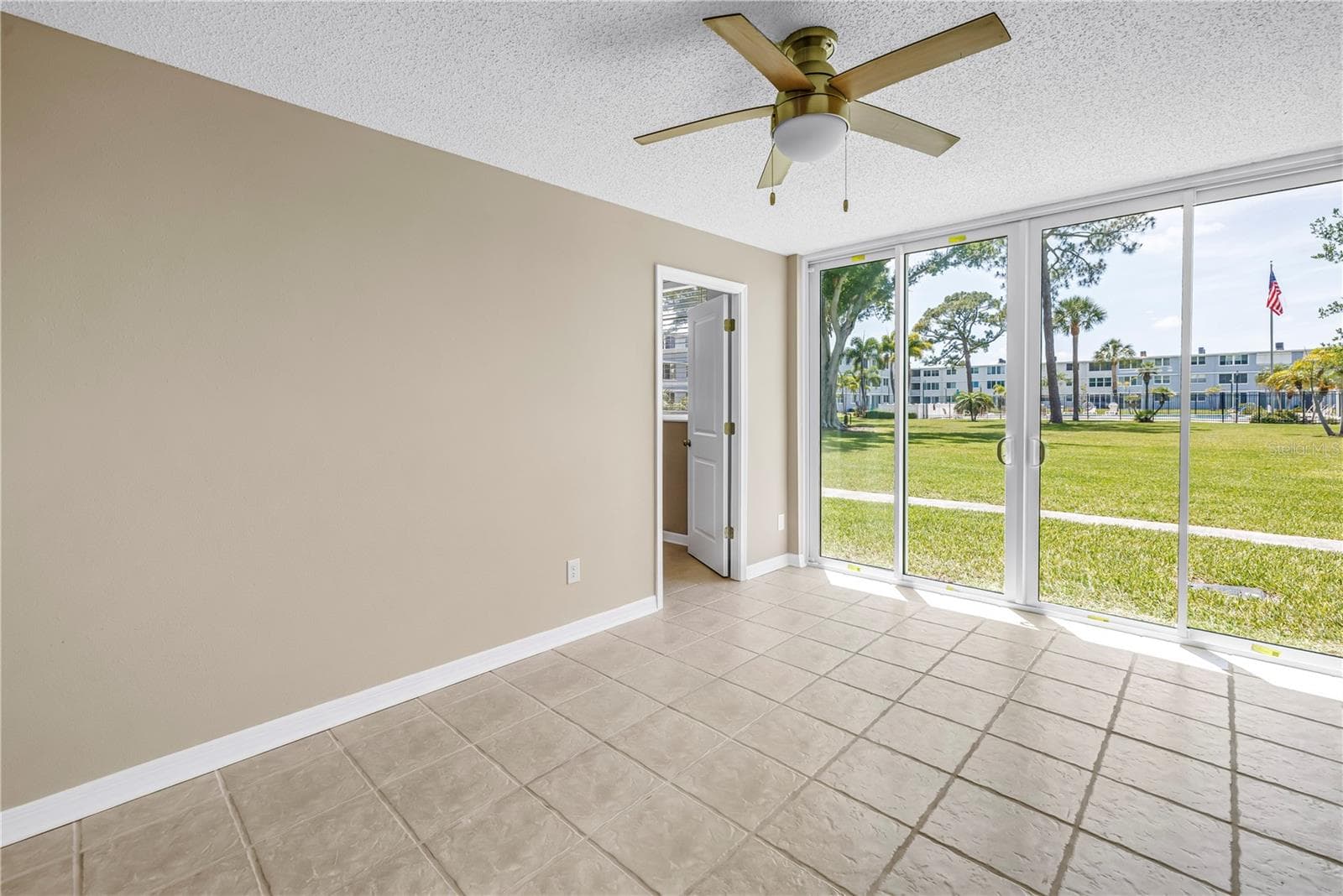 Condominium at 4720 LOCUST ST NE #116, ST PETERSBURG, photo 5 of 37