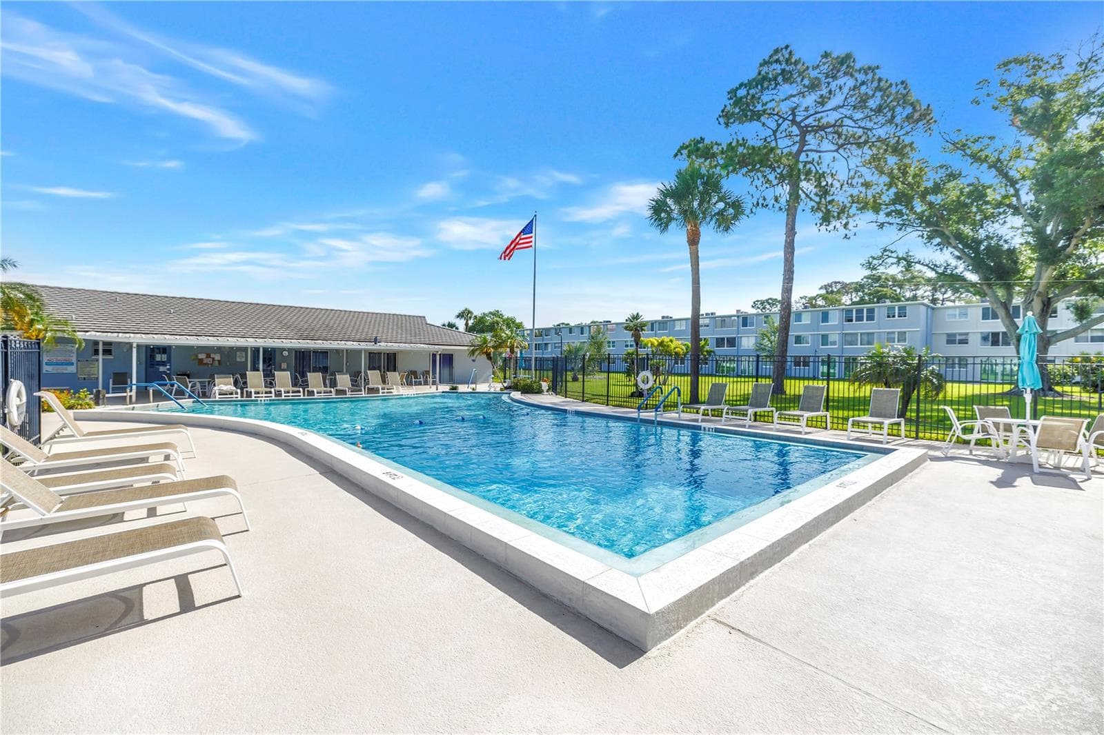 Condominium at 4720 LOCUST ST NE #116, ST PETERSBURG, photo 6 of 37