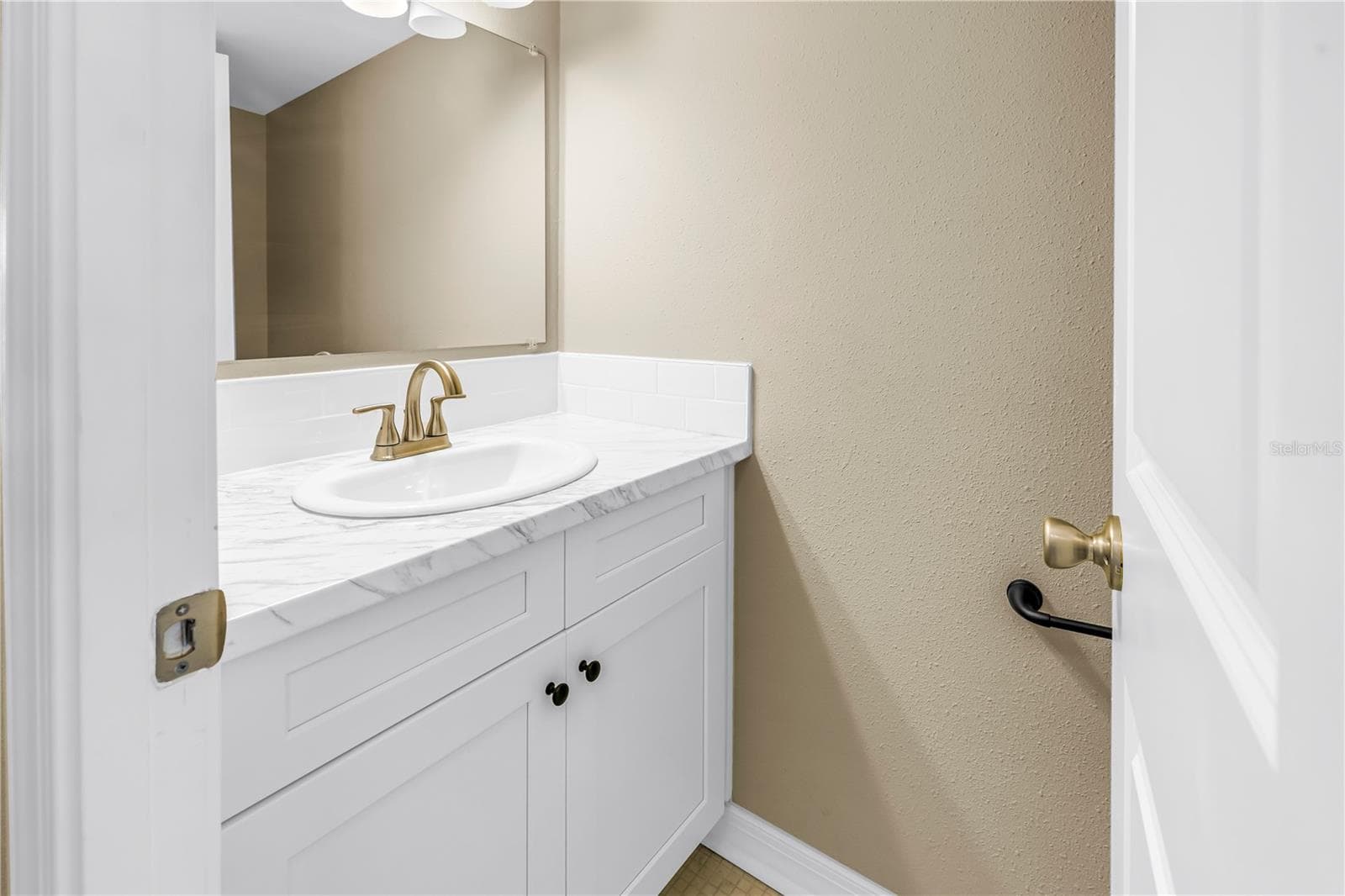 Condominium at 4720 LOCUST ST NE #116, ST PETERSBURG, photo 14 of 37