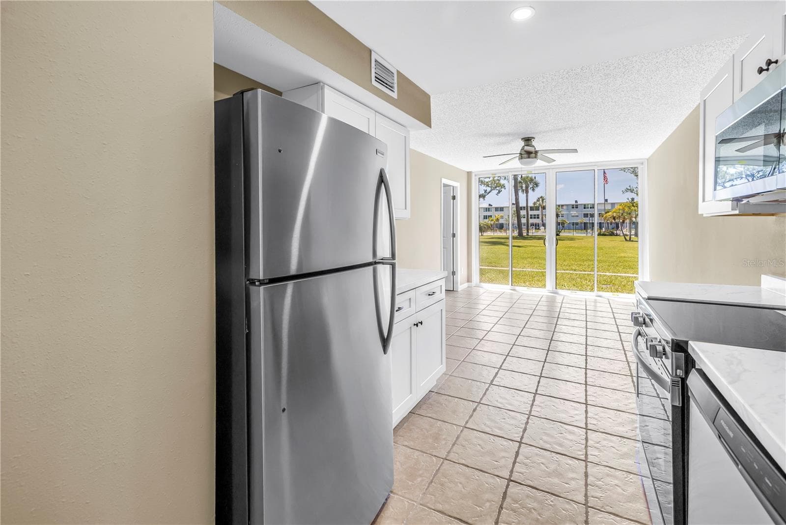 Condominium at 4720 LOCUST ST NE #116, ST PETERSBURG, photo 15 of 37