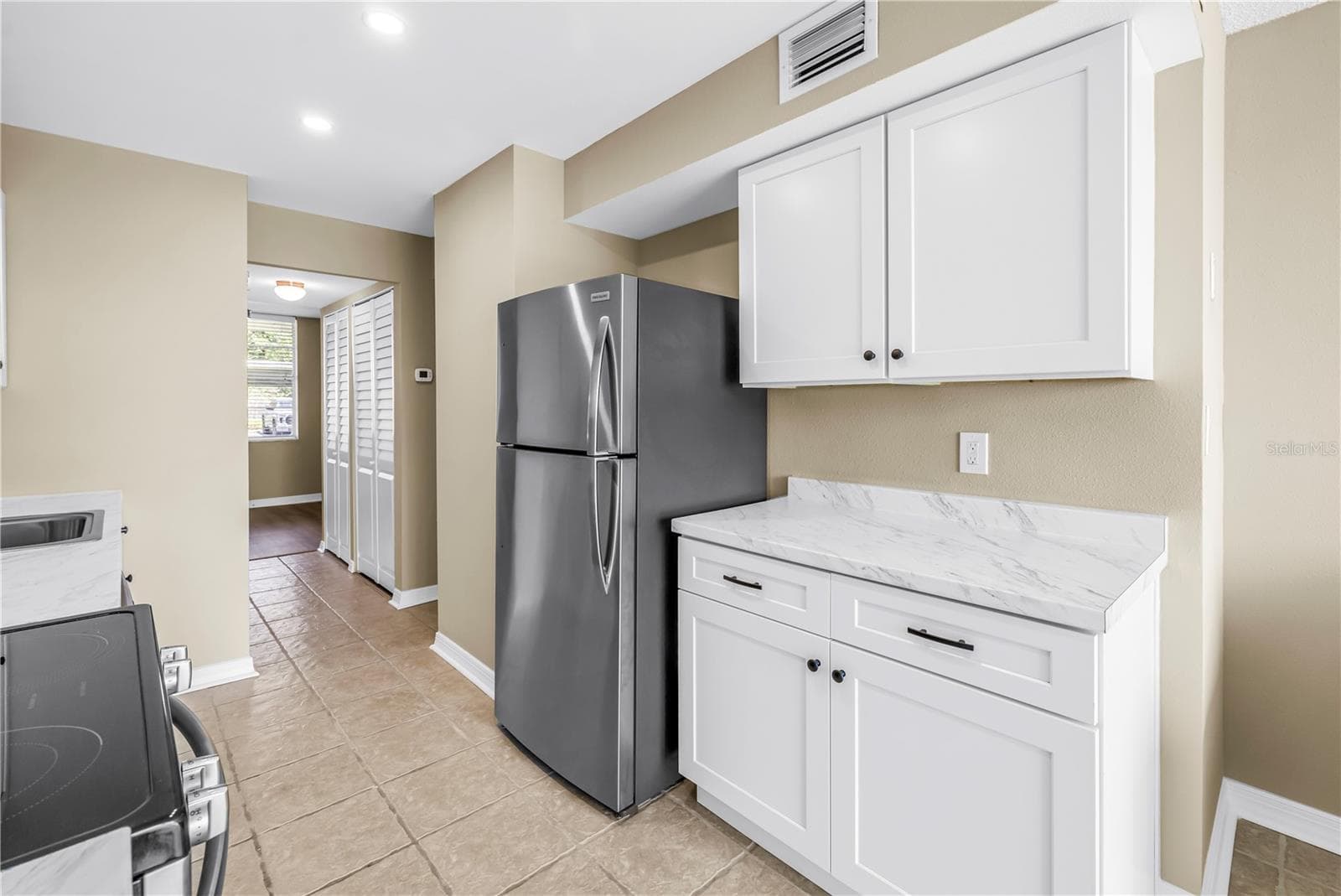 Condominium at 4720 LOCUST ST NE #116, ST PETERSBURG, photo 16 of 37