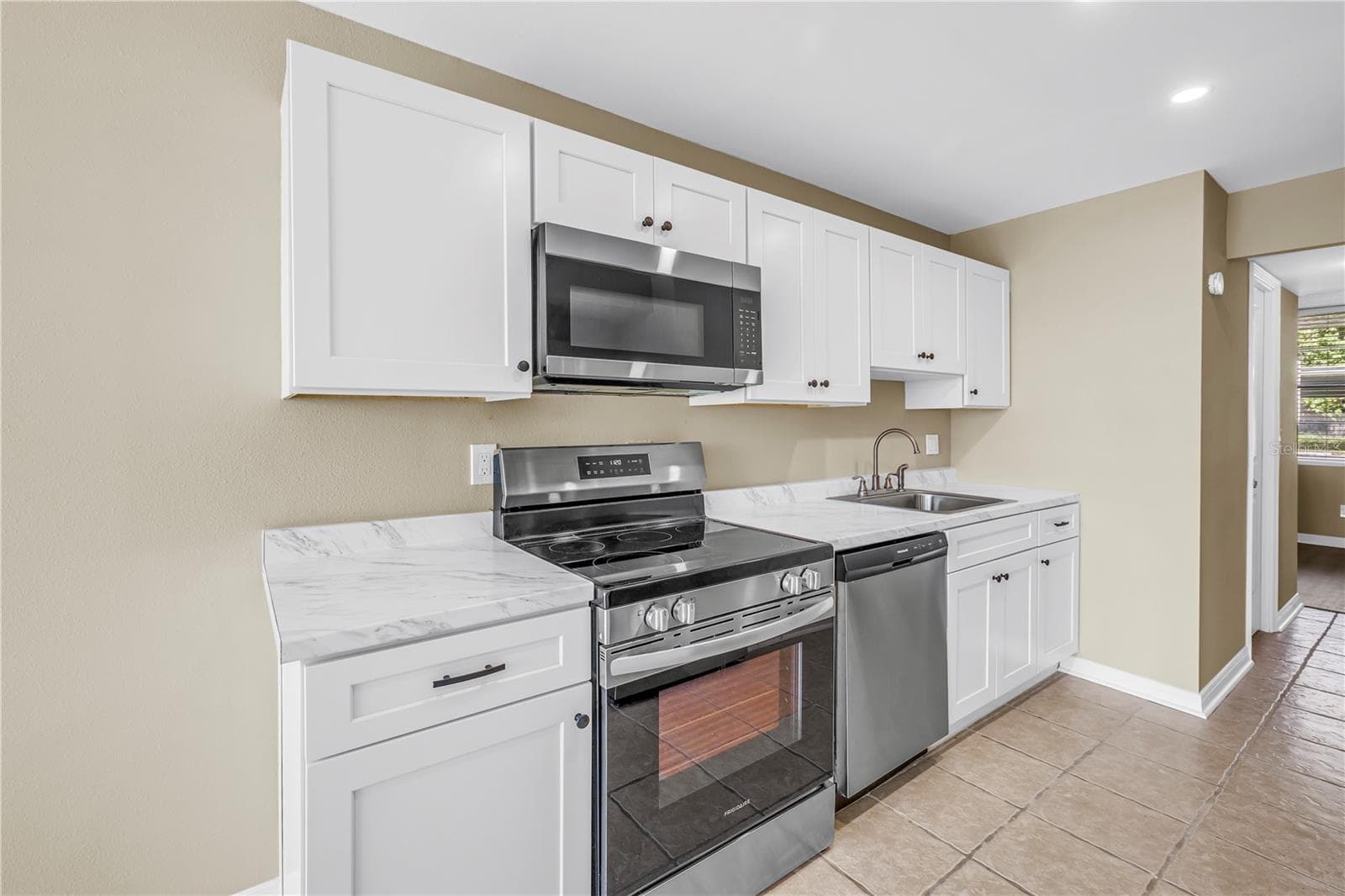 Condominium at 4720 LOCUST ST NE #116, ST PETERSBURG, photo 17 of 37