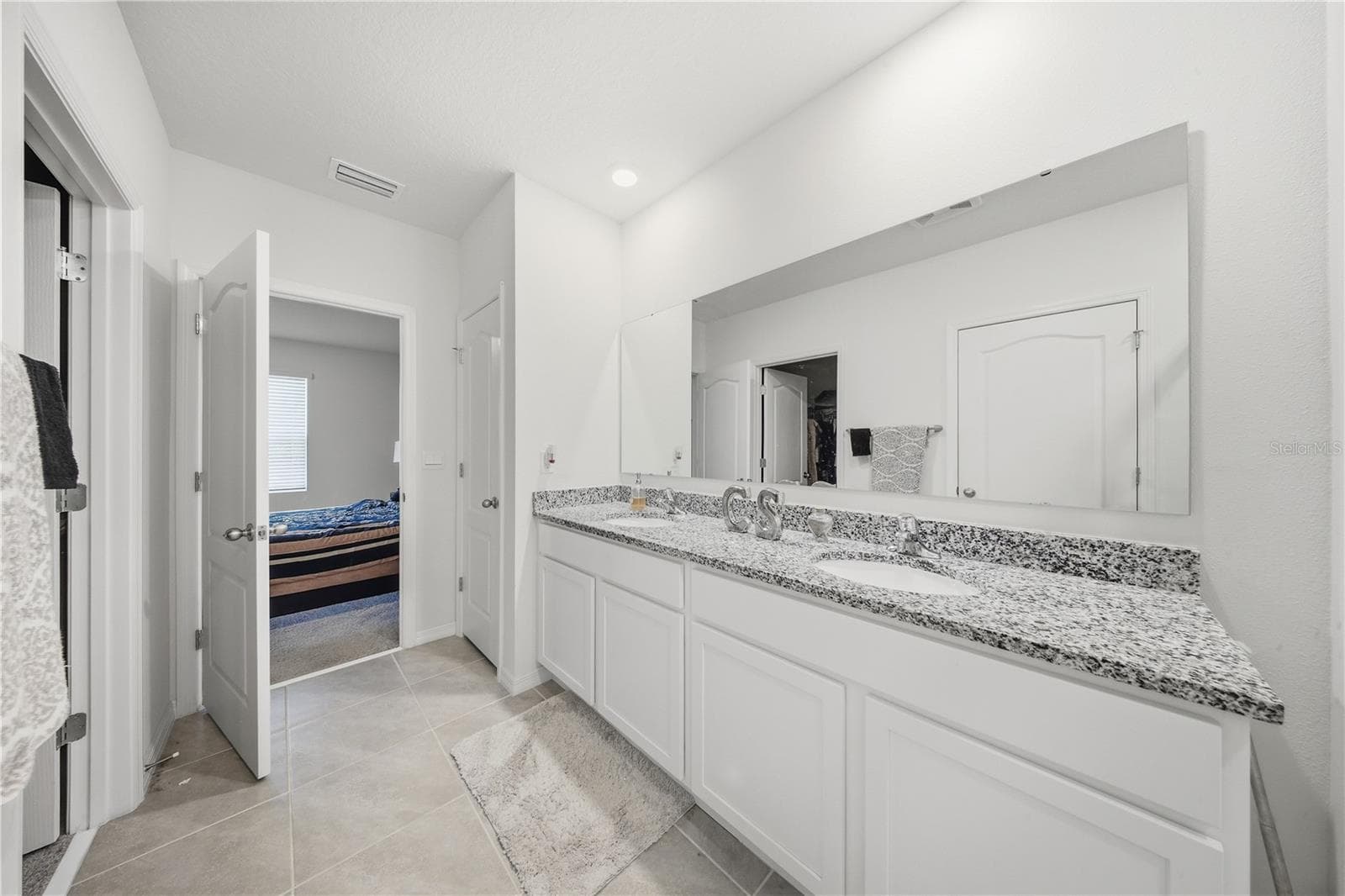 En-suite Bathroom - 479 PELHAM PARK DR, DELAND