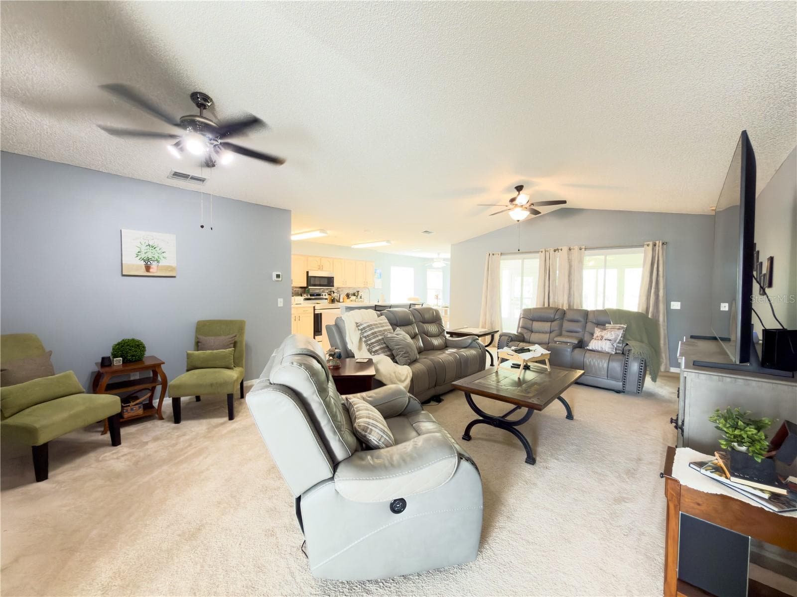 Single Family Residence at 32676 OAK PARK DR, LEESBURG, photo 6 of 40