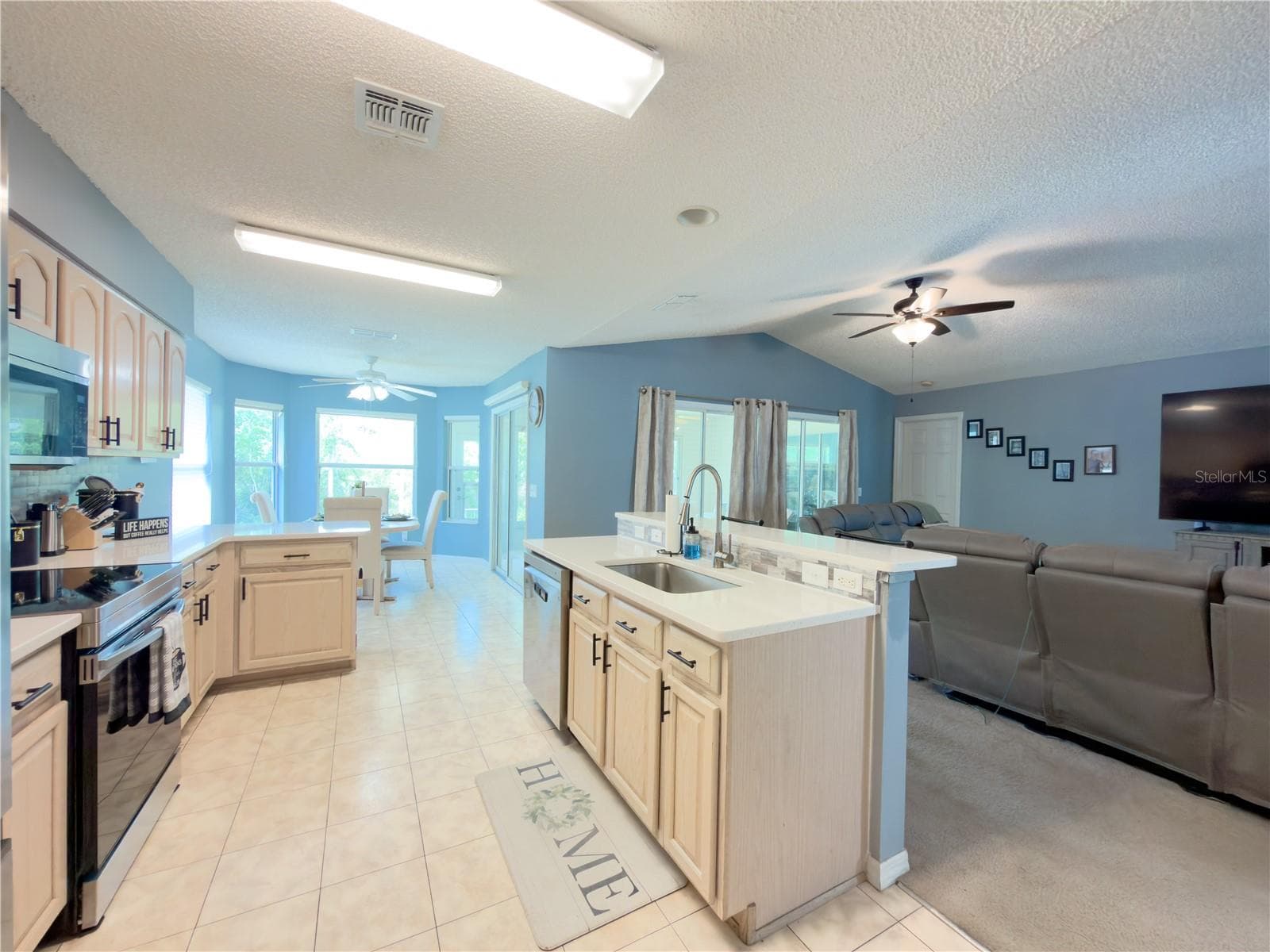 Single Family Residence at 32676 OAK PARK DR, LEESBURG, photo 10 of 40