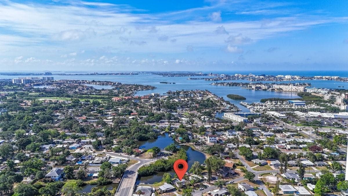 Waterway access to Boca Ciega Bay - 6650 HIBISCUS AVE S, SOUTH PASADENA