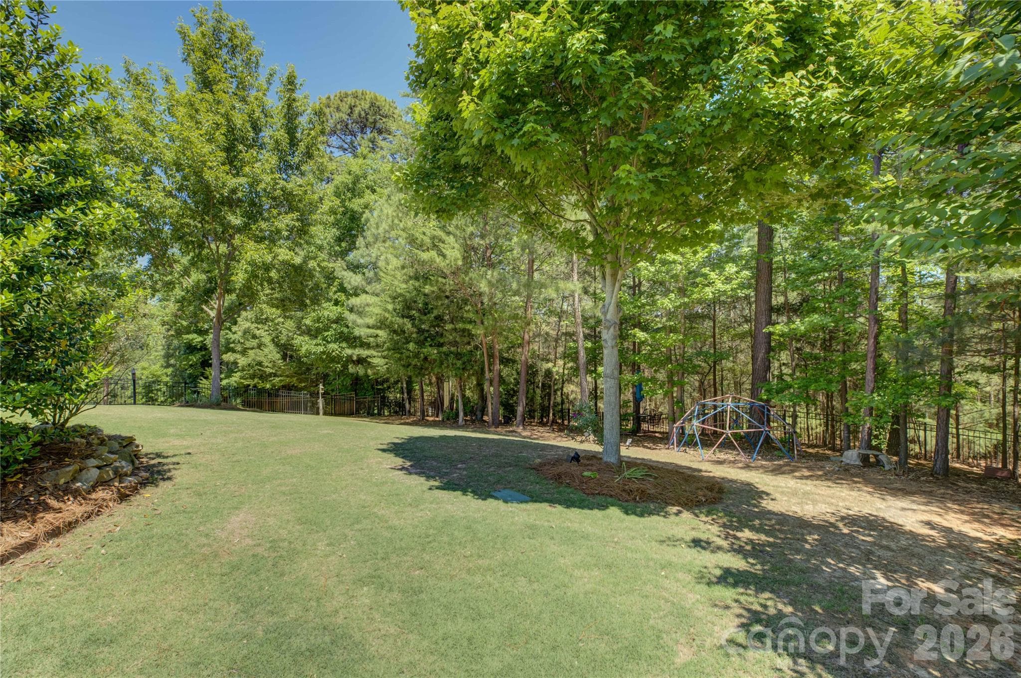 An incredible back yard on the golf course - Charlotte