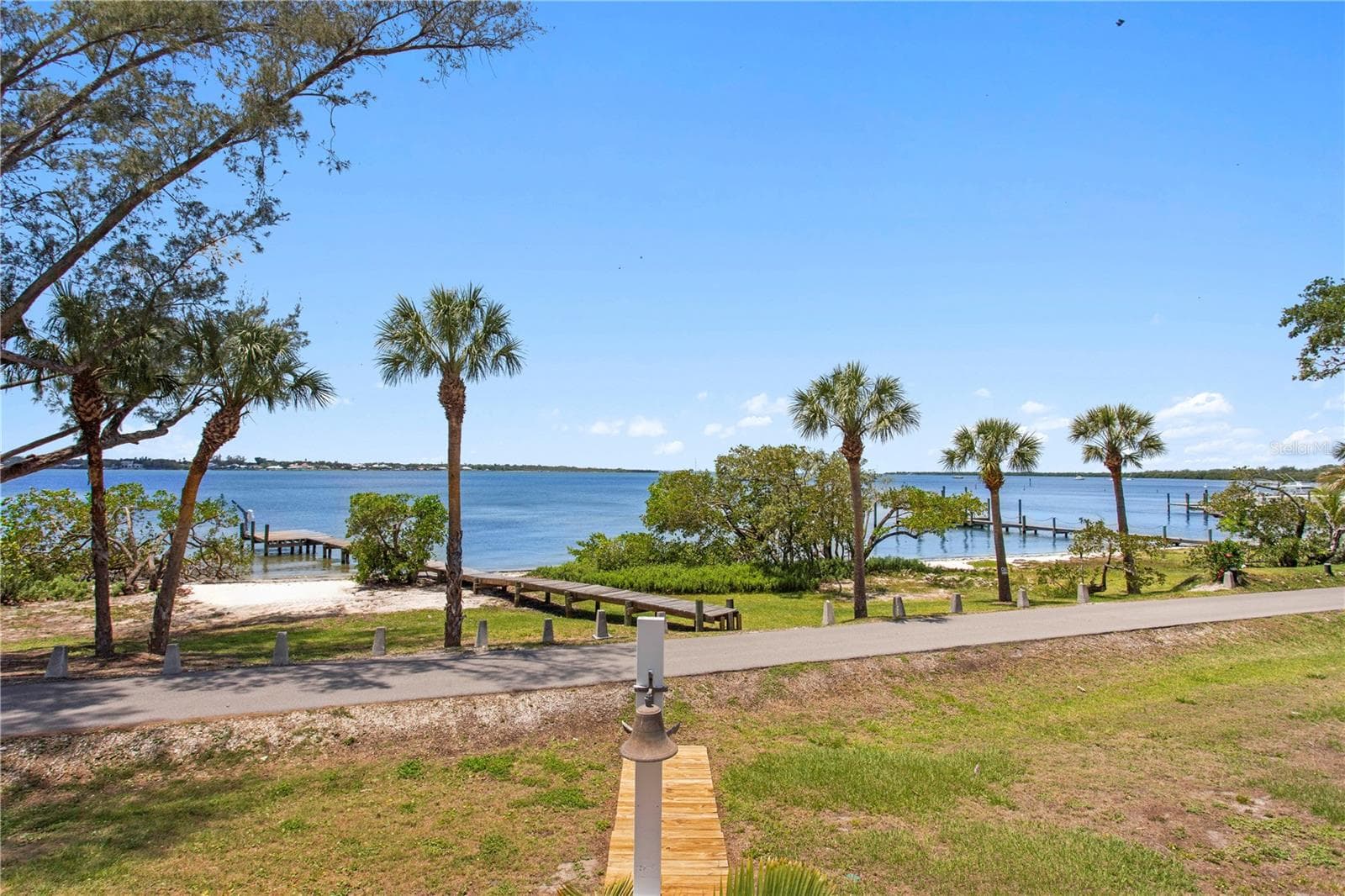 Private beach - 5216 13TH ST, PALMETTO