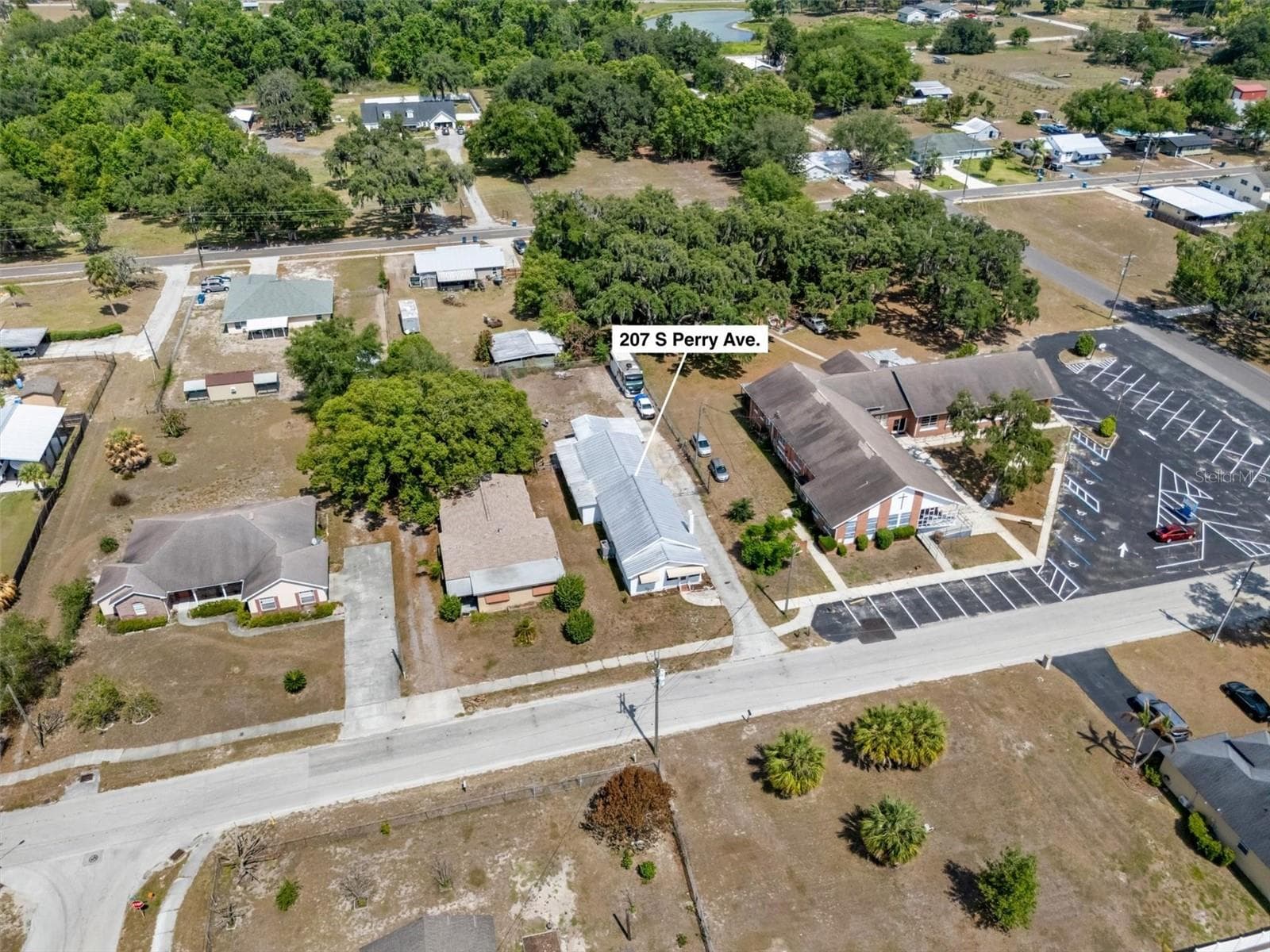 Nice little street in downtown Fort Meade - 207 S PERRY AVE, FORT MEADE