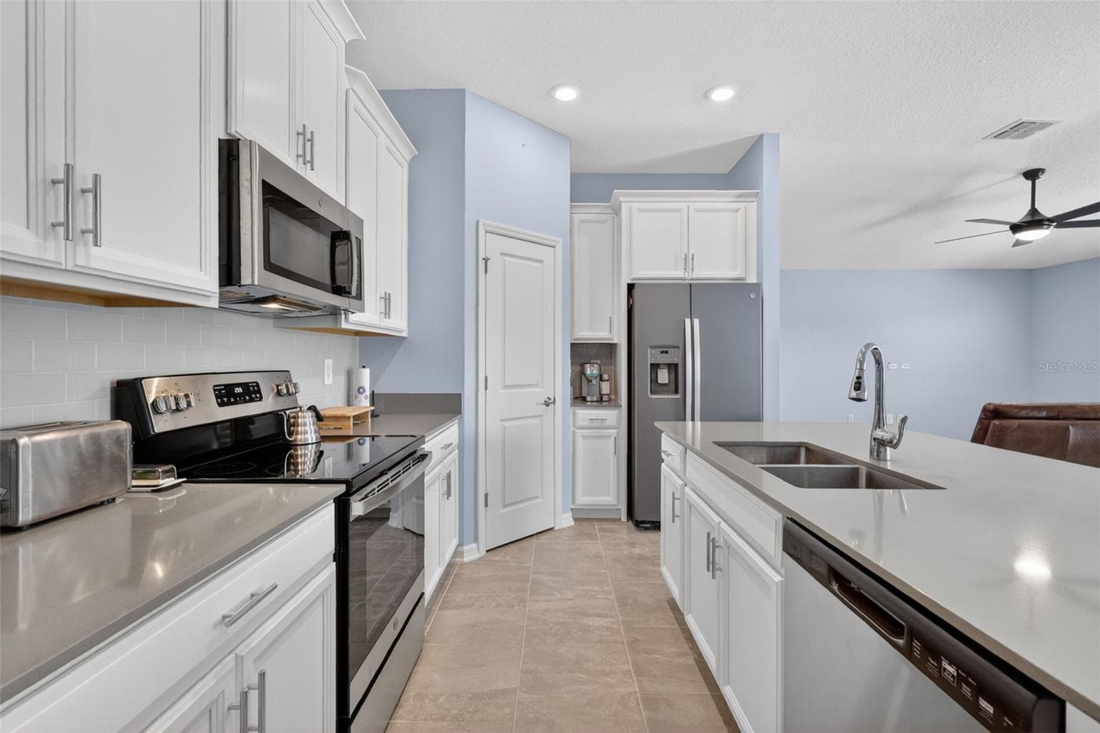 Single Family Residence at 5354 TRAVERTINE ST, MOUNT DORA, photo 15 of 40