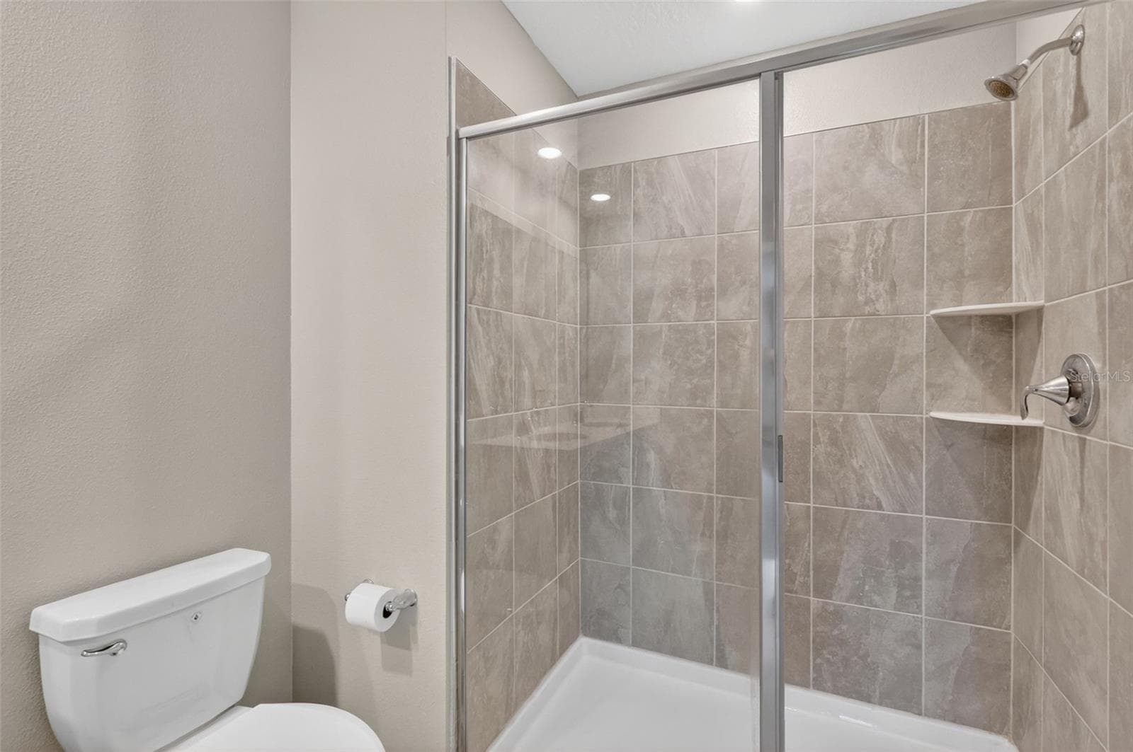 Single Family Residence at 5354 TRAVERTINE ST, MOUNT DORA, photo 26 of 40