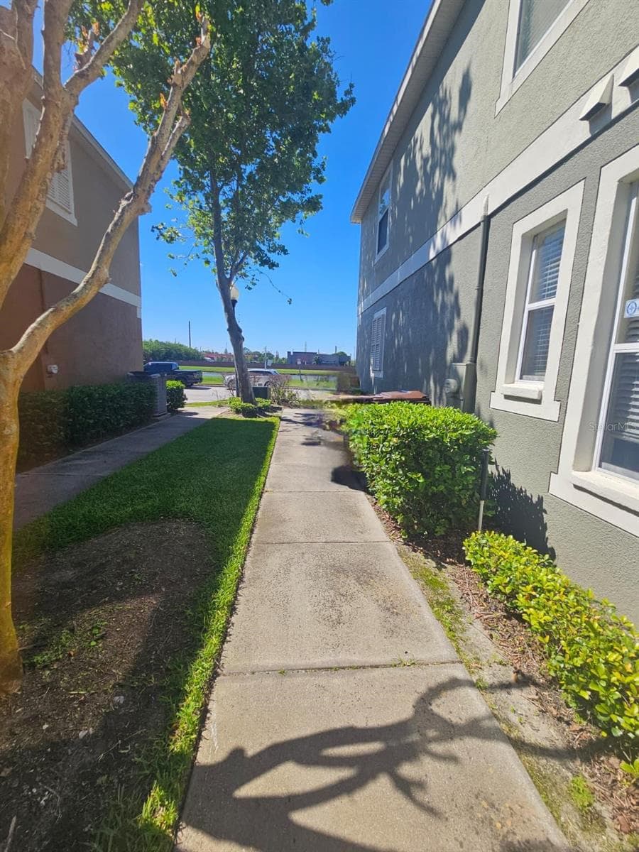 Townhouse at 1917 ESTANCIA CIR, KISSIMMEE, photo 4 of 26