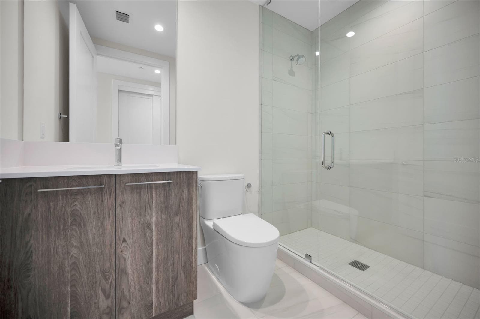 Bathroom 3 - 275 1ST AVE S #3503, ST PETERSBURG
