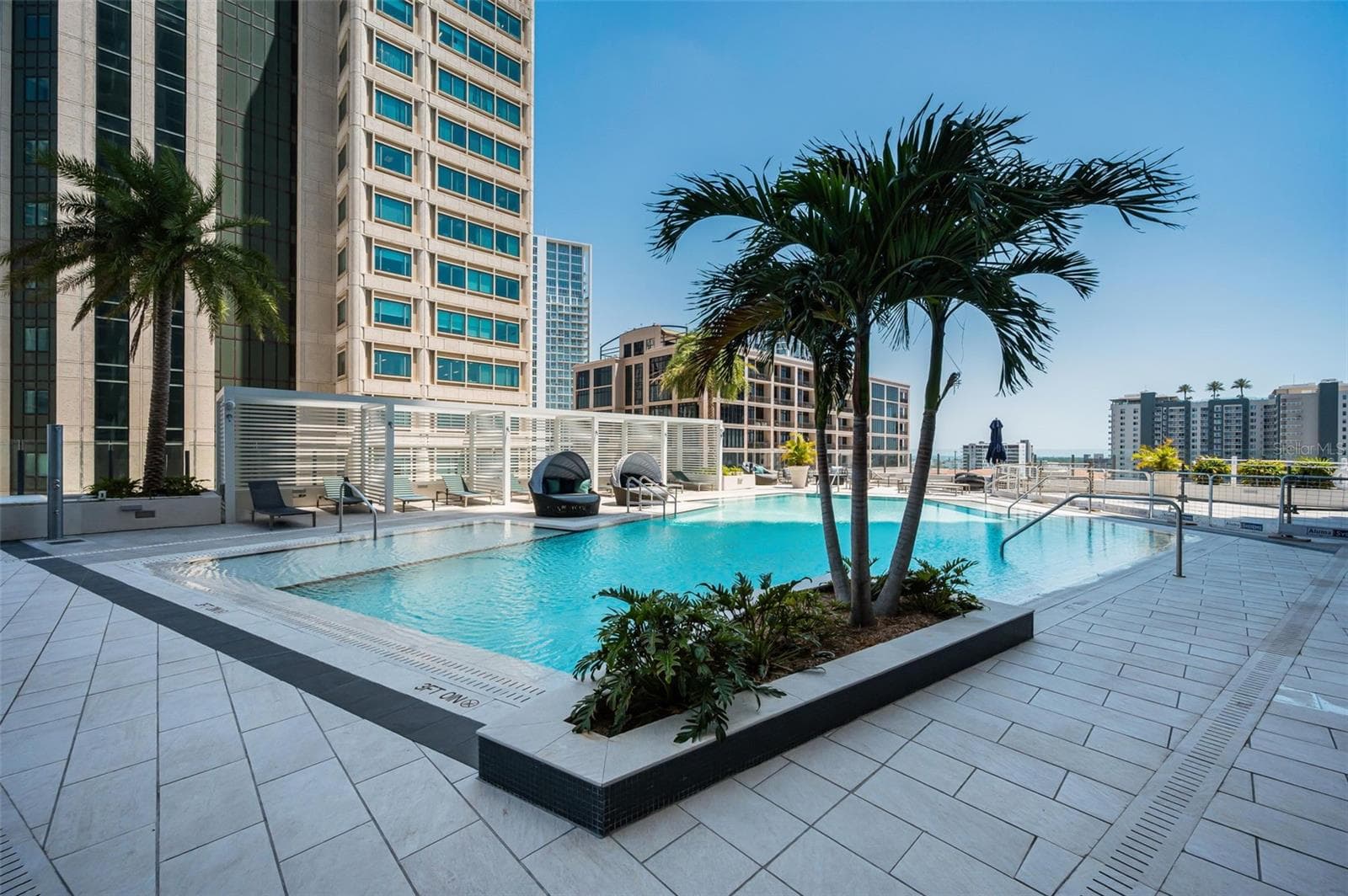 Pool - 275 1ST AVE S #3503, ST PETERSBURG