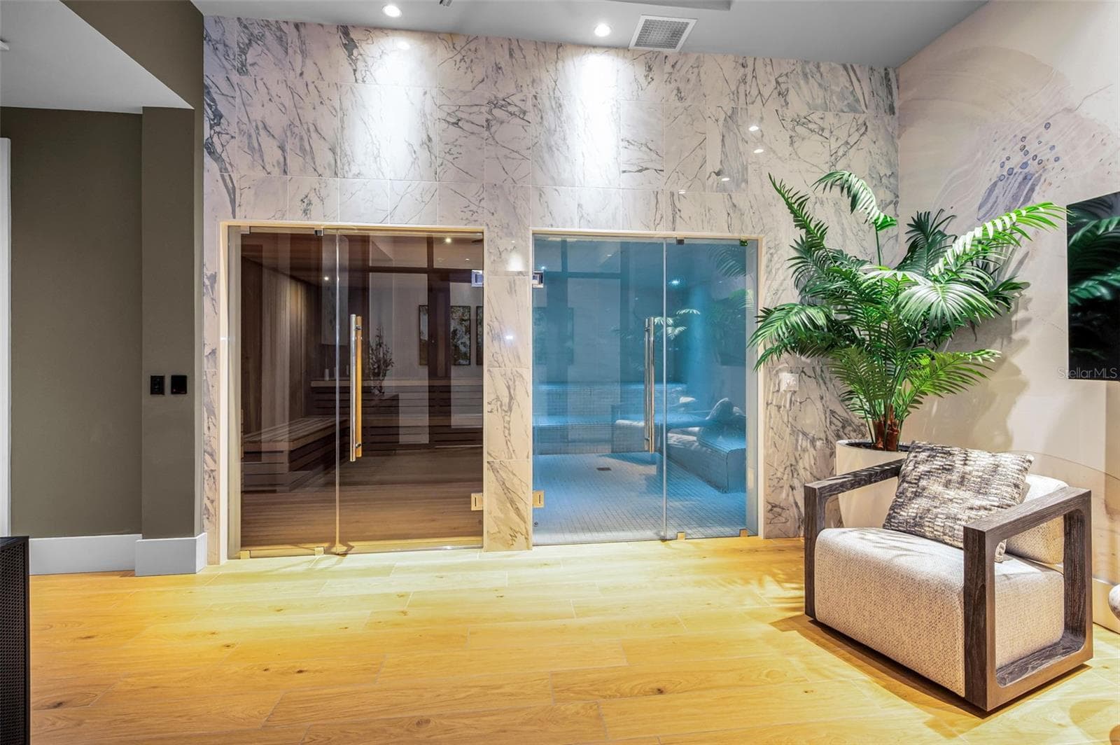 Spa Lobby - 275 1ST AVE S #3503, ST PETERSBURG