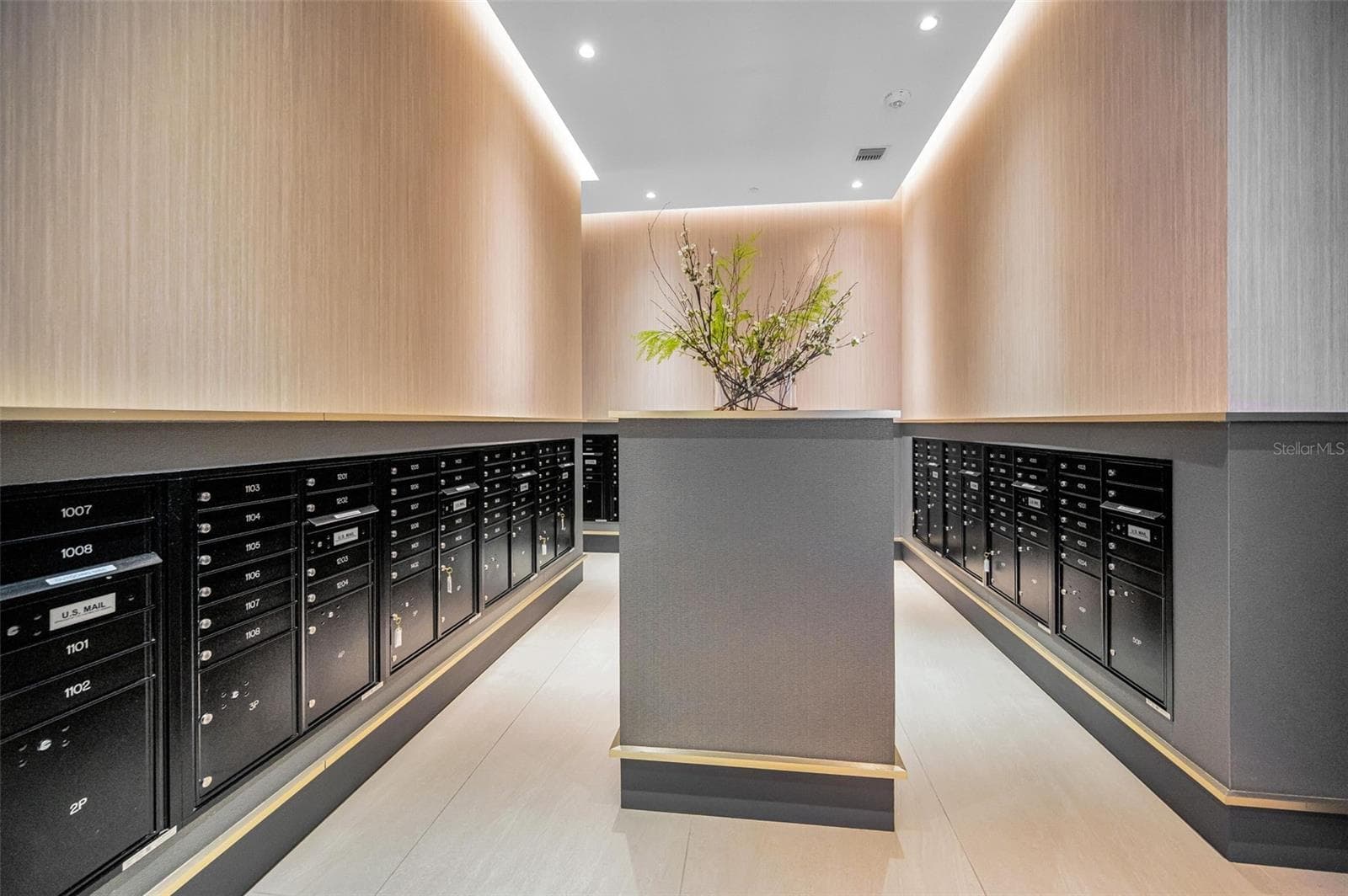 Mailroom - 275 1ST AVE S #3503, ST PETERSBURG
