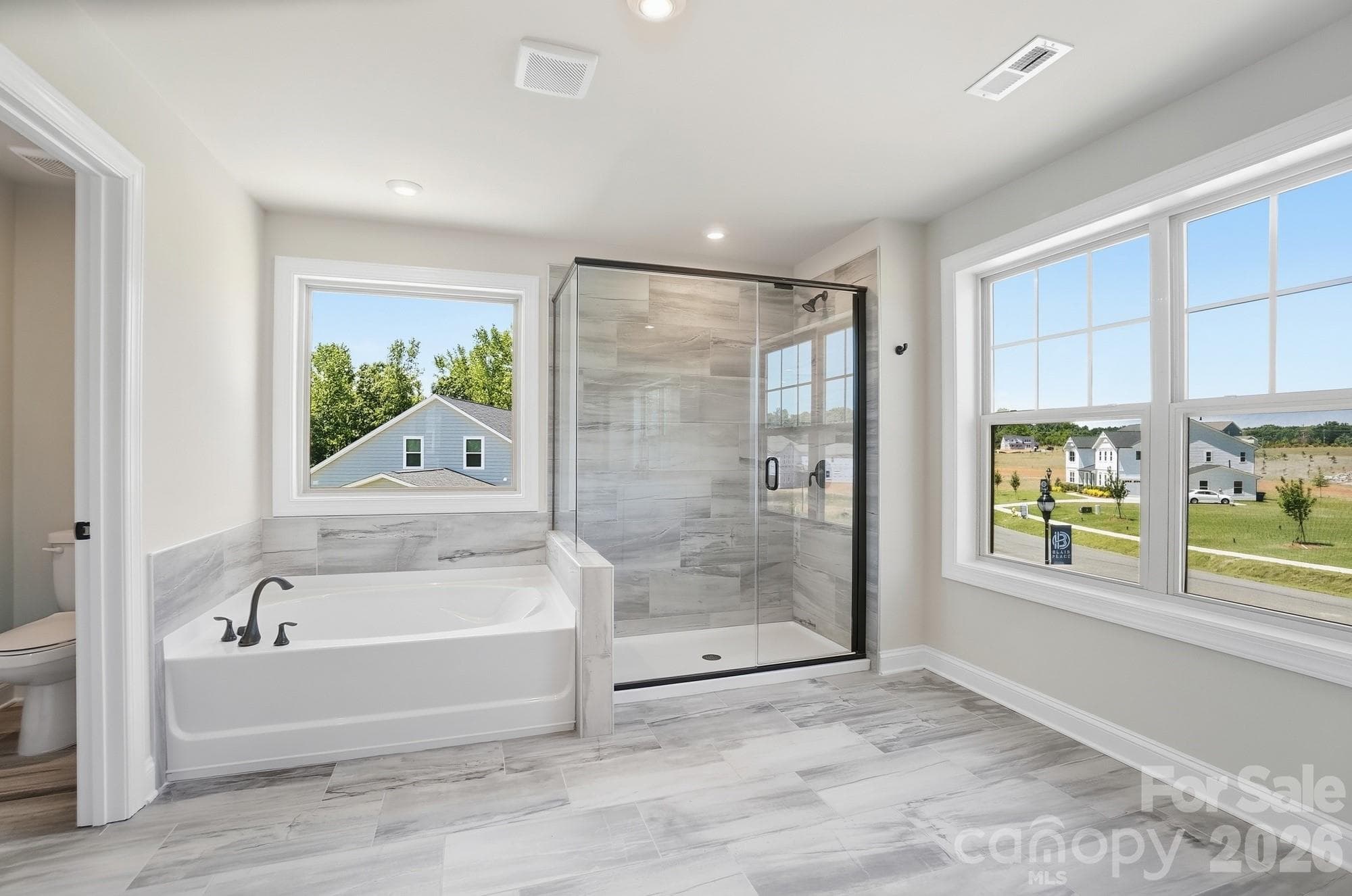 Owner's Bath - Monroe