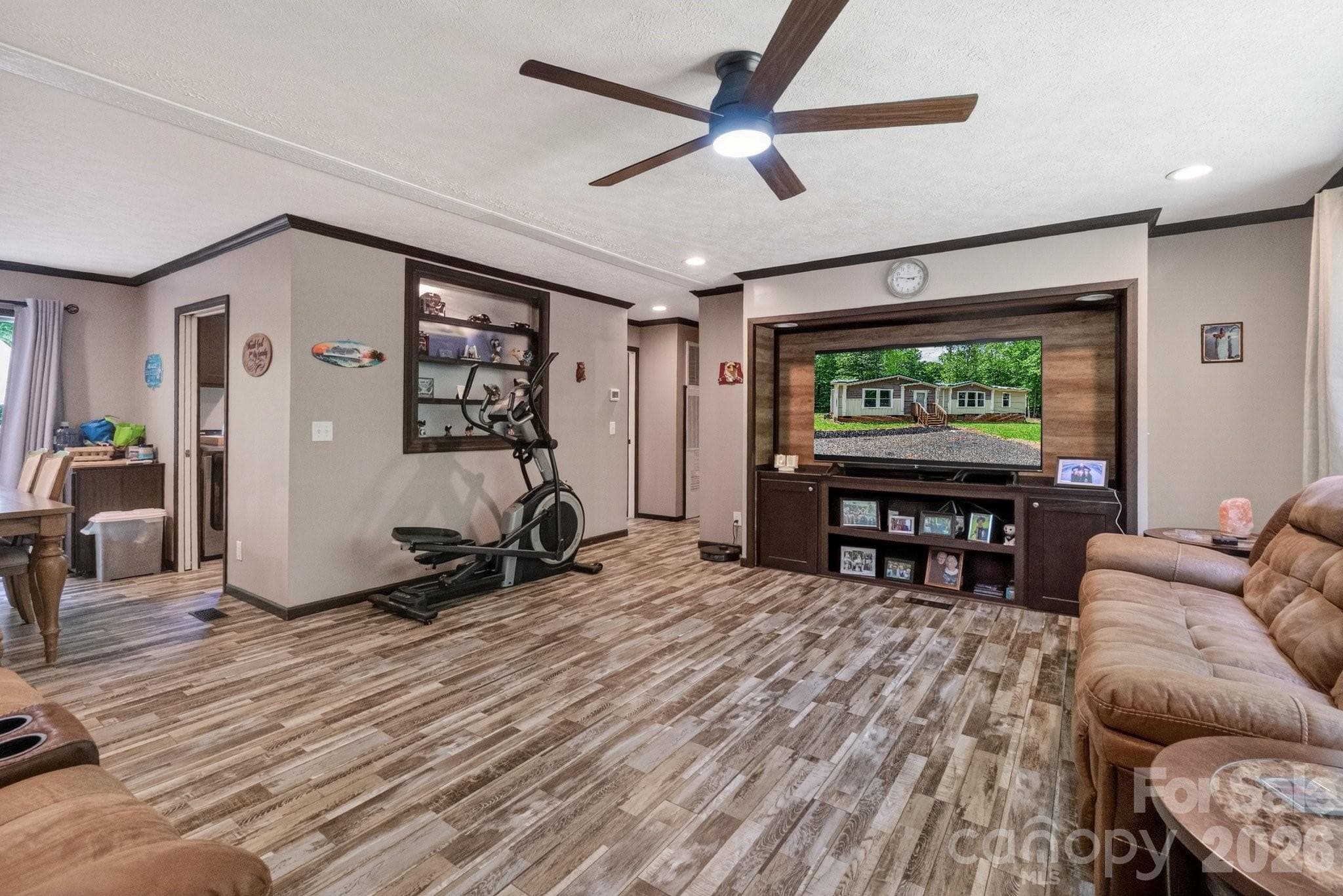 Single Family Residence at Sharon, photo 3 of 41