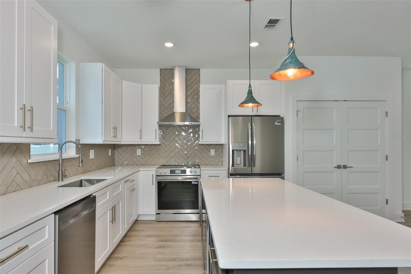 Single Family Residence at 4171 56TH AVE N, ST PETERSBURG, photo 6 of 32