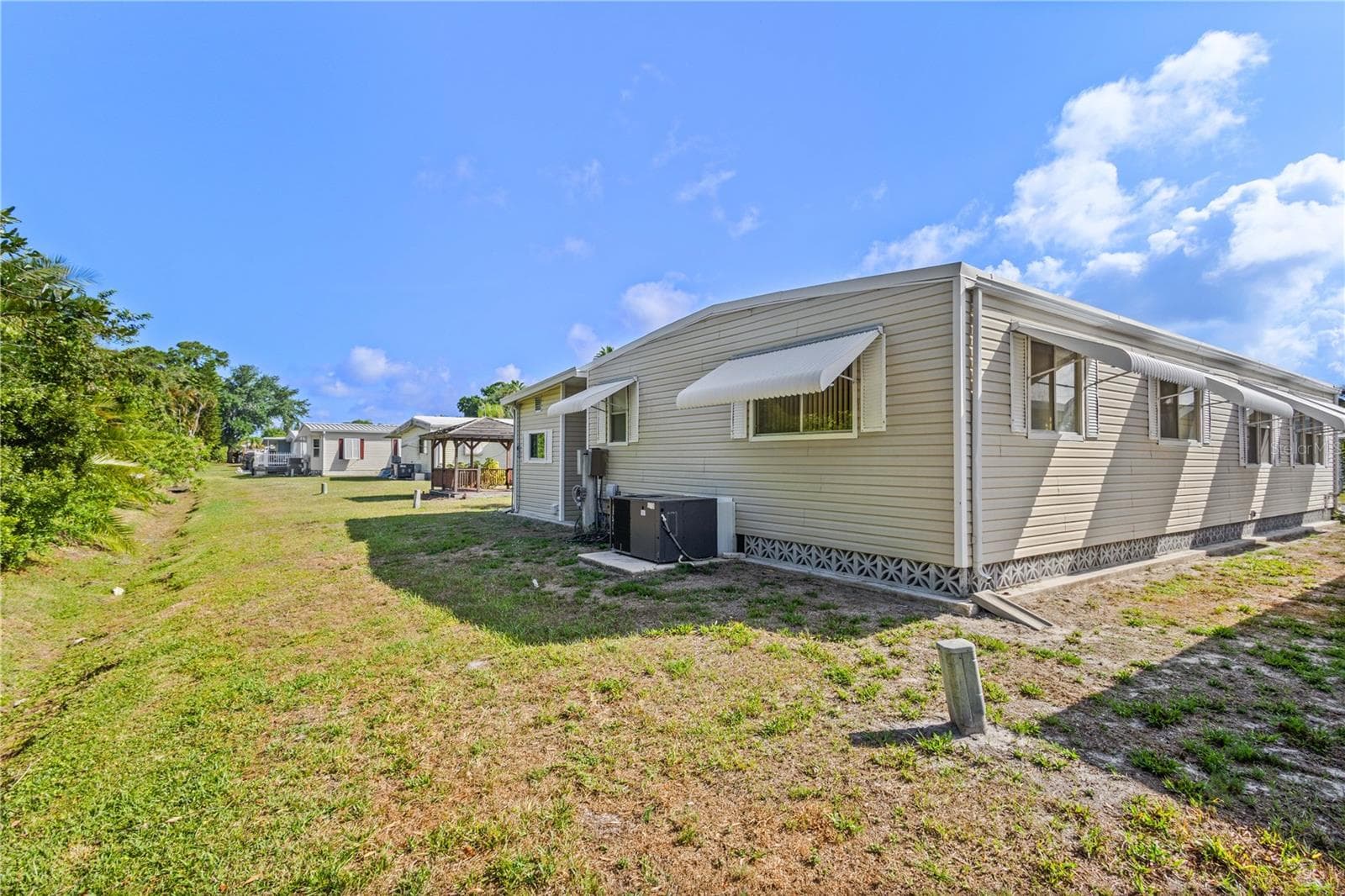 Manufactured Home at 320 TROPIC DR, OSPREY, photo 28 of 37