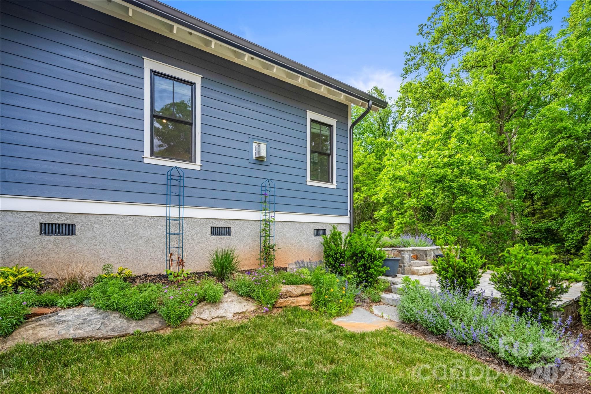 Custom Landscape - 67 Starwood Valley Trail, Arden