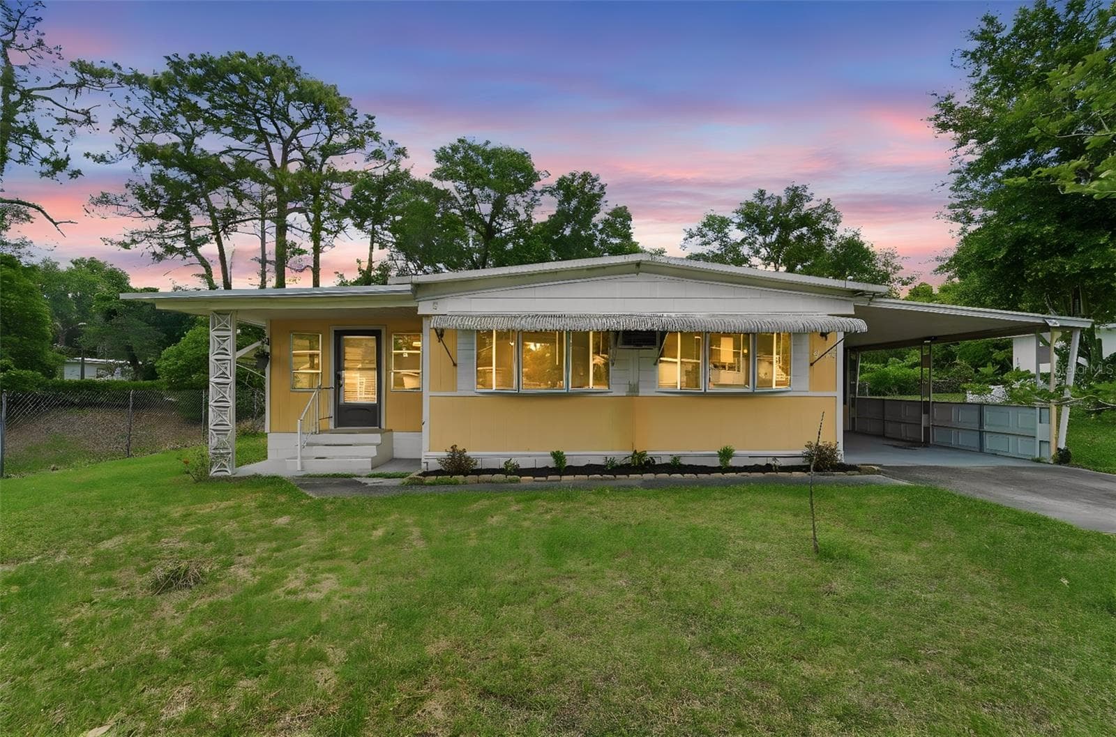 4128 WOODLAND CIR