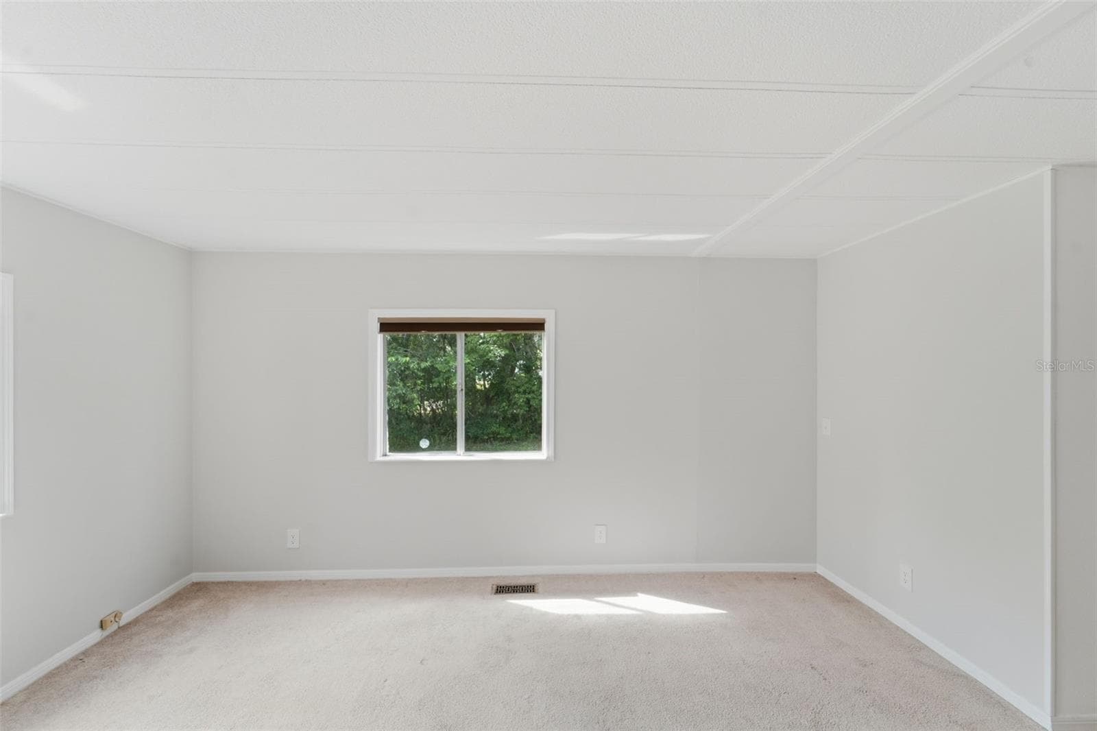 Mobile Home at 4128 WOODLAND CIR, DELAND, photo 19 of 40