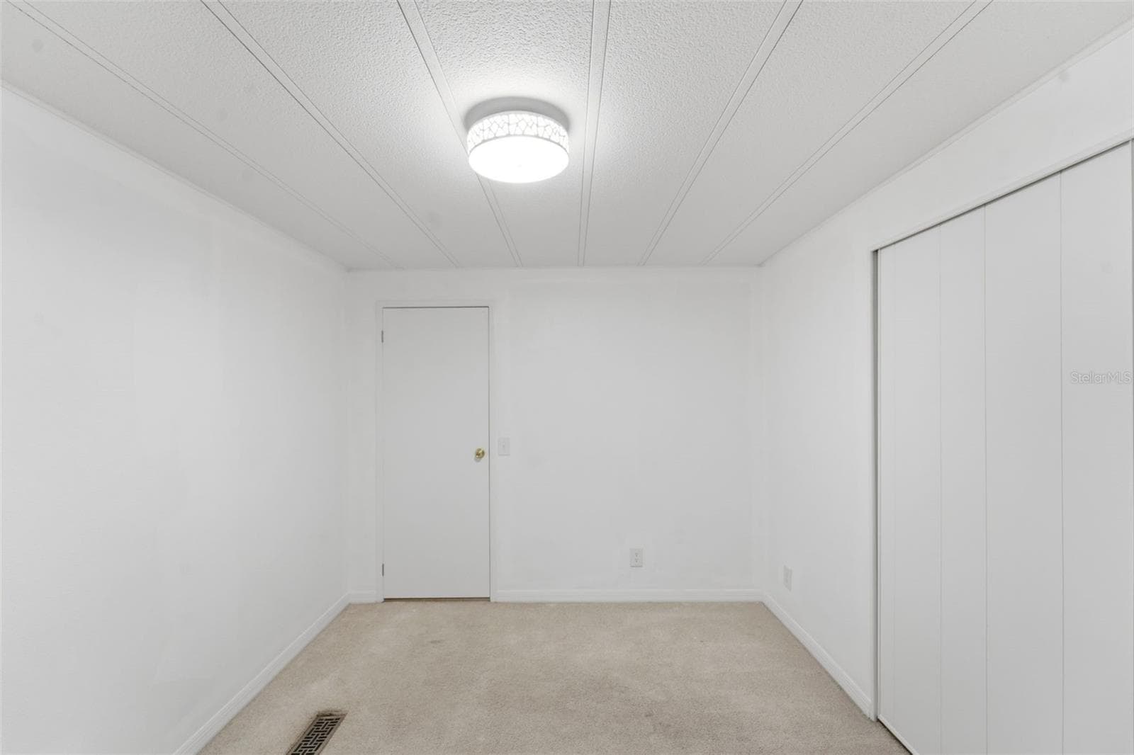 Mobile Home at 4128 WOODLAND CIR, DELAND, photo 27 of 40