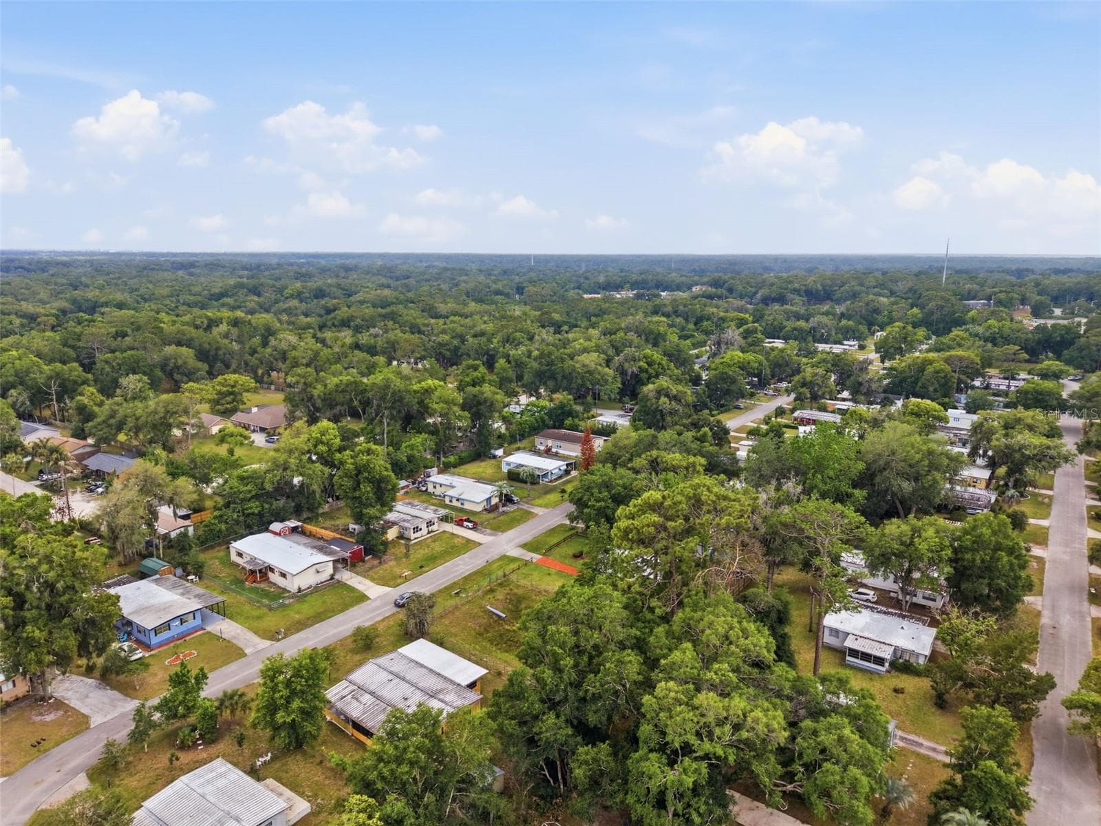 Mobile Home at 4128 WOODLAND CIR, DELAND, photo 33 of 40