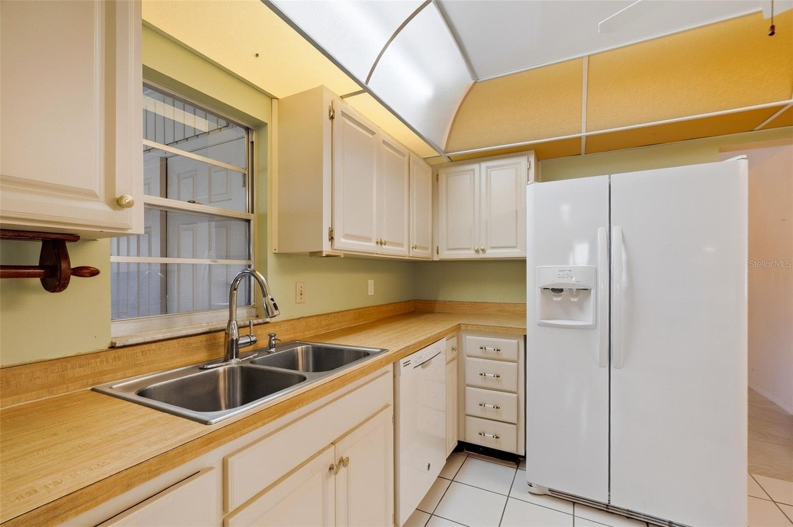 Kitchen - 1027 BLUEWATER DR, SUN CITY CENTER