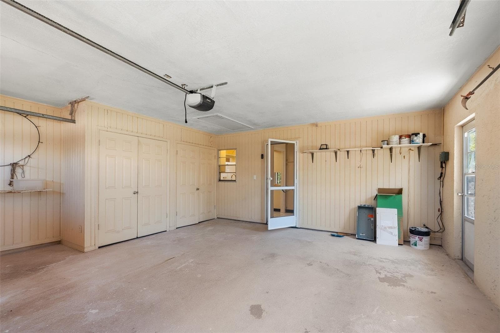 Garage - 1027 BLUEWATER DR, SUN CITY CENTER
