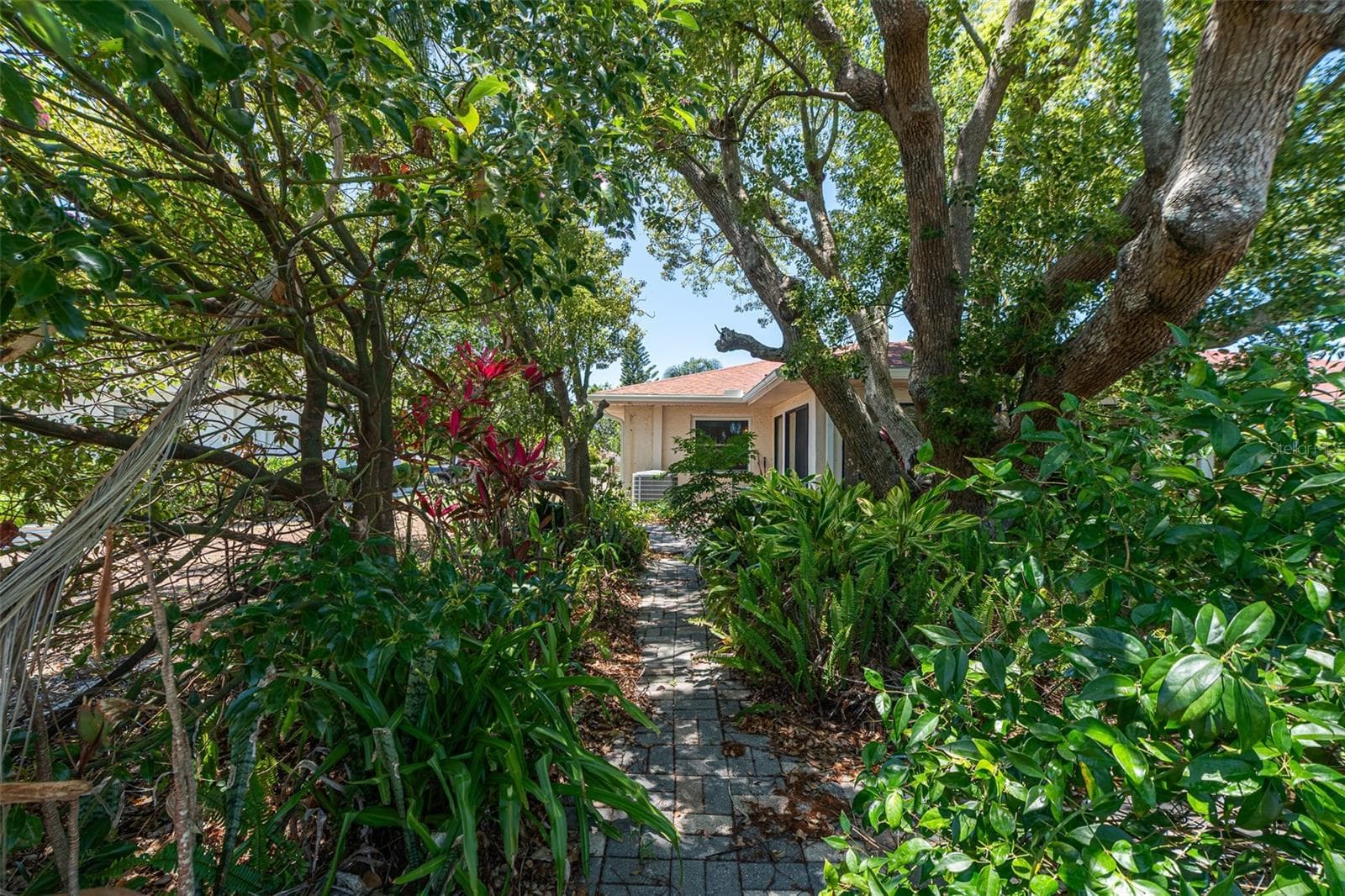 Single Family Residence at 1027 BLUEWATER DR, SUN CITY CENTER, photo 34 of 42