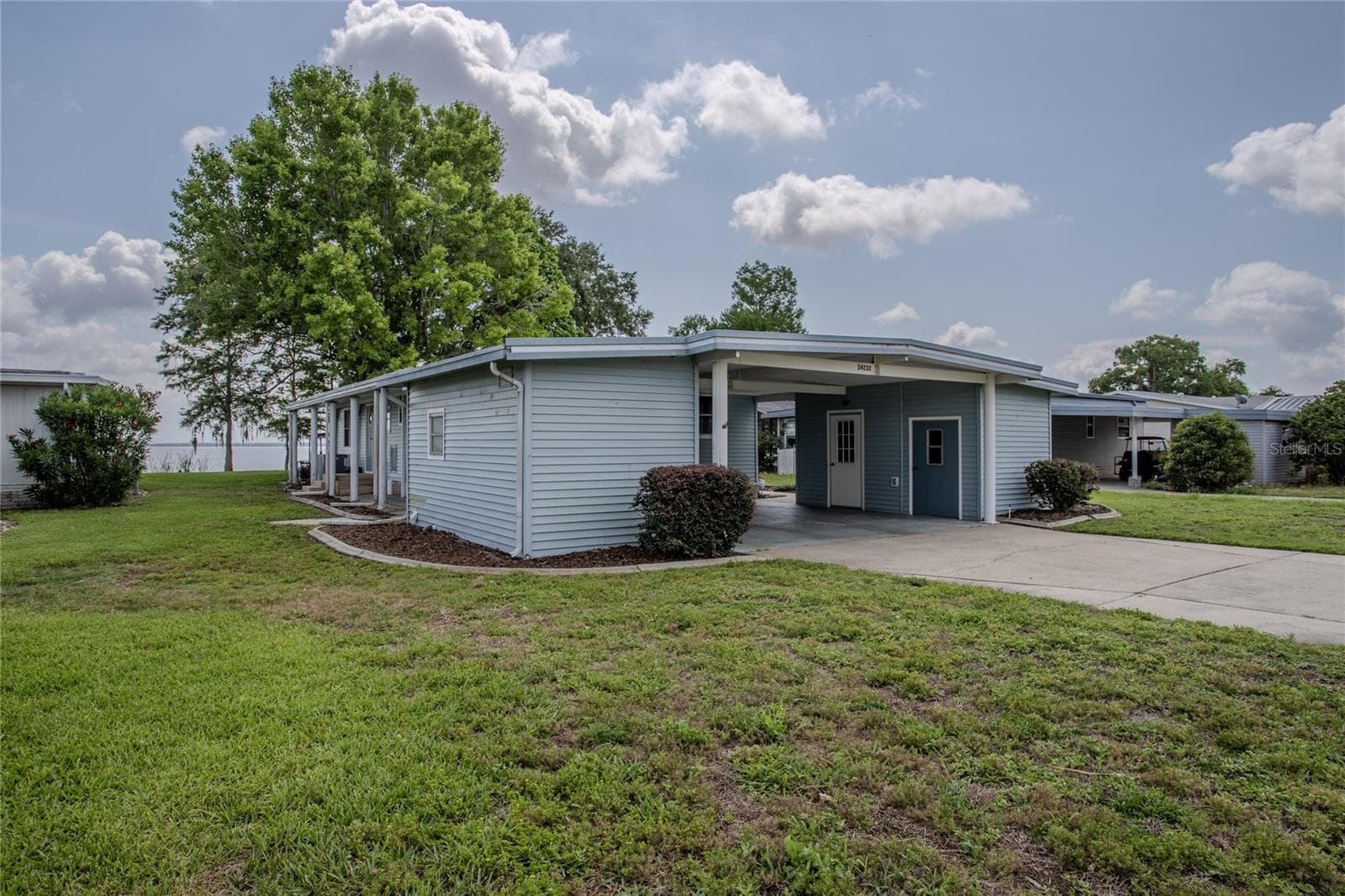 Mobile Home at 34232 ISLAND DR, LEESBURG, photo 6 of 44
