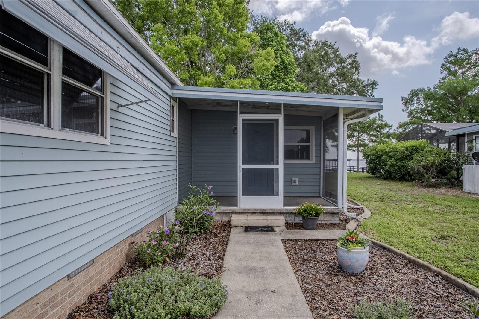 Mobile Home at 34232 ISLAND DR, LEESBURG, photo 10 of 44