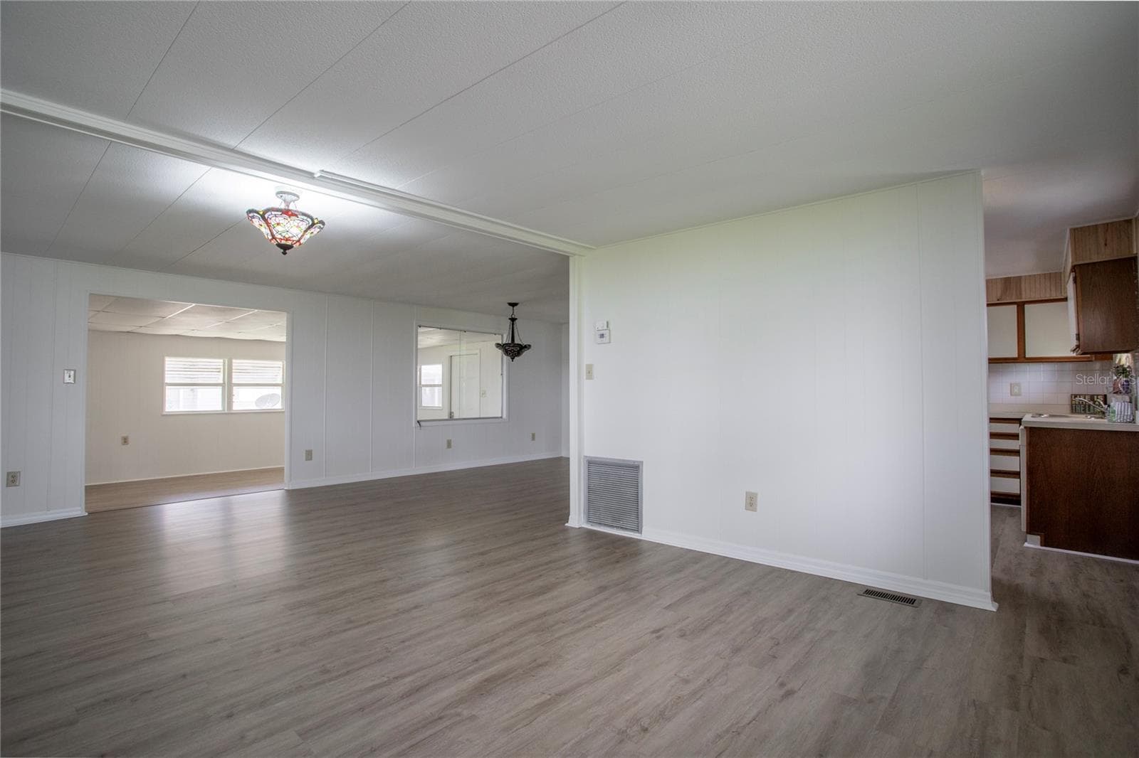 Mobile Home at 34232 ISLAND DR, LEESBURG, photo 17 of 44