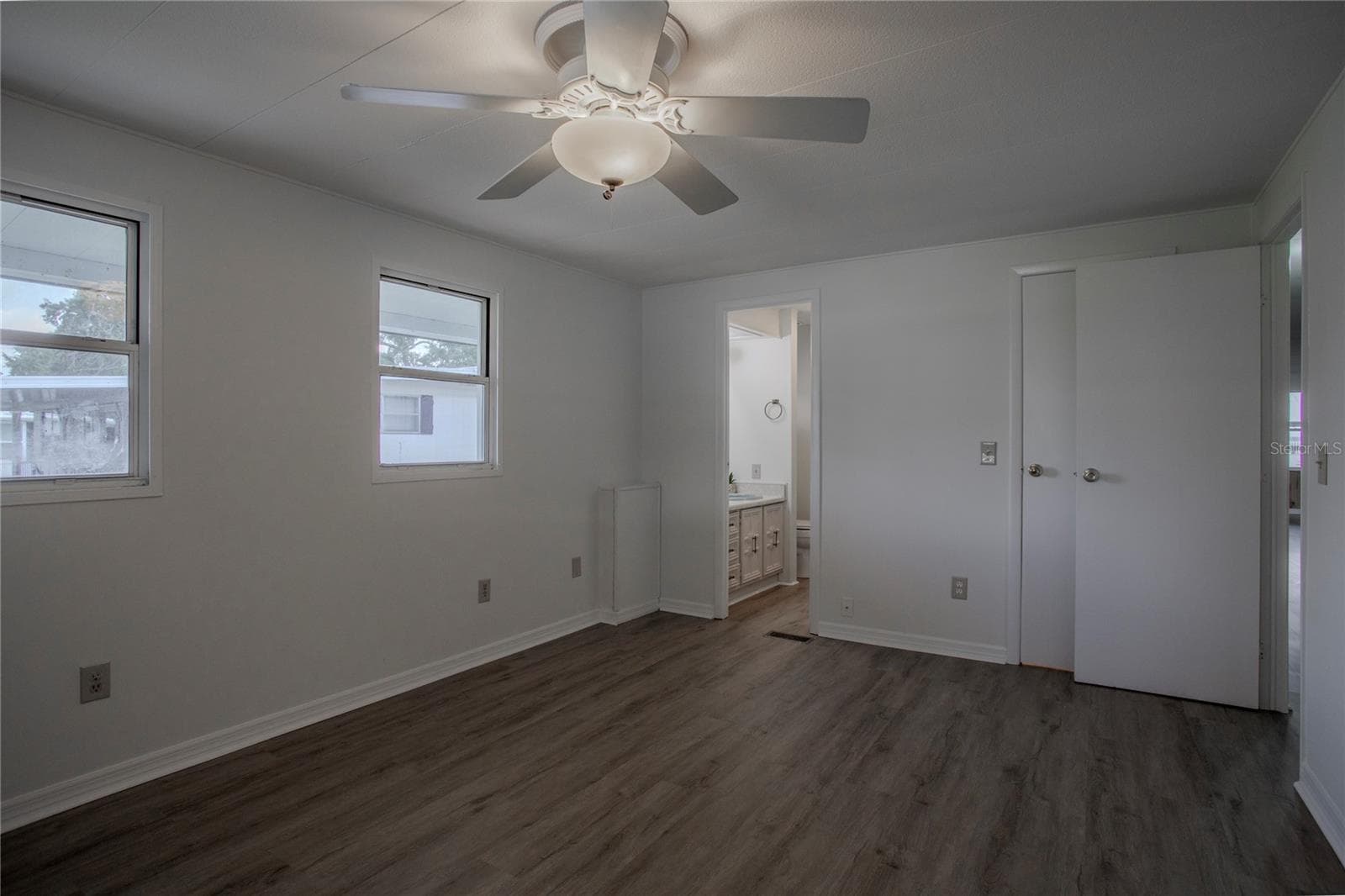 Mobile Home at 34232 ISLAND DR, LEESBURG, photo 22 of 44