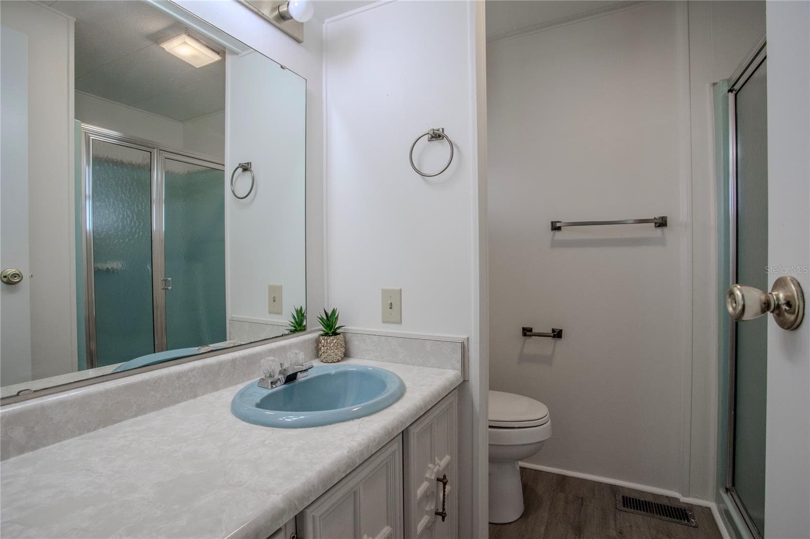 Mobile Home at 34232 ISLAND DR, LEESBURG, photo 24 of 44