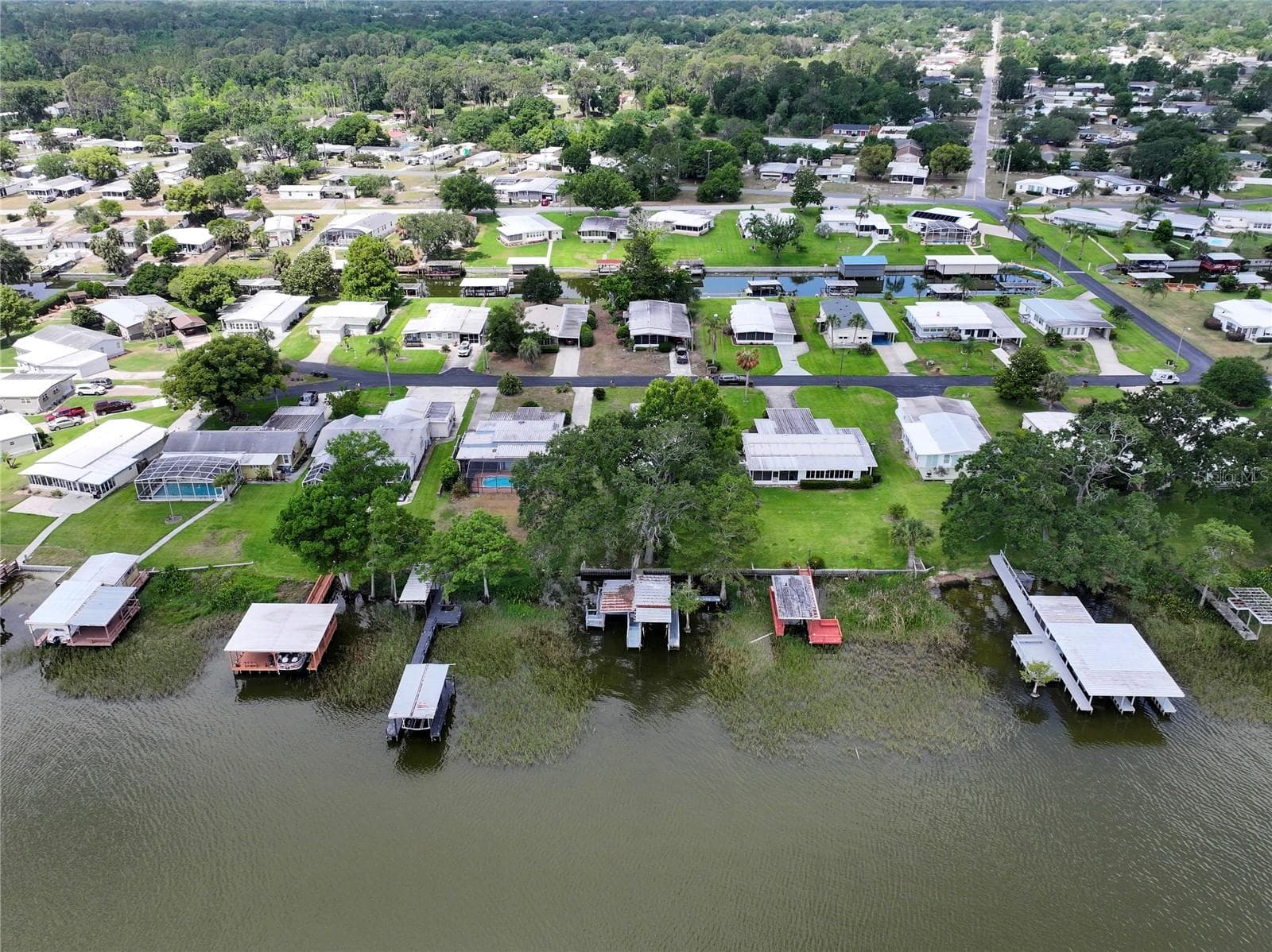 Mobile Home at 34232 ISLAND DR, LEESBURG, photo 41 of 44