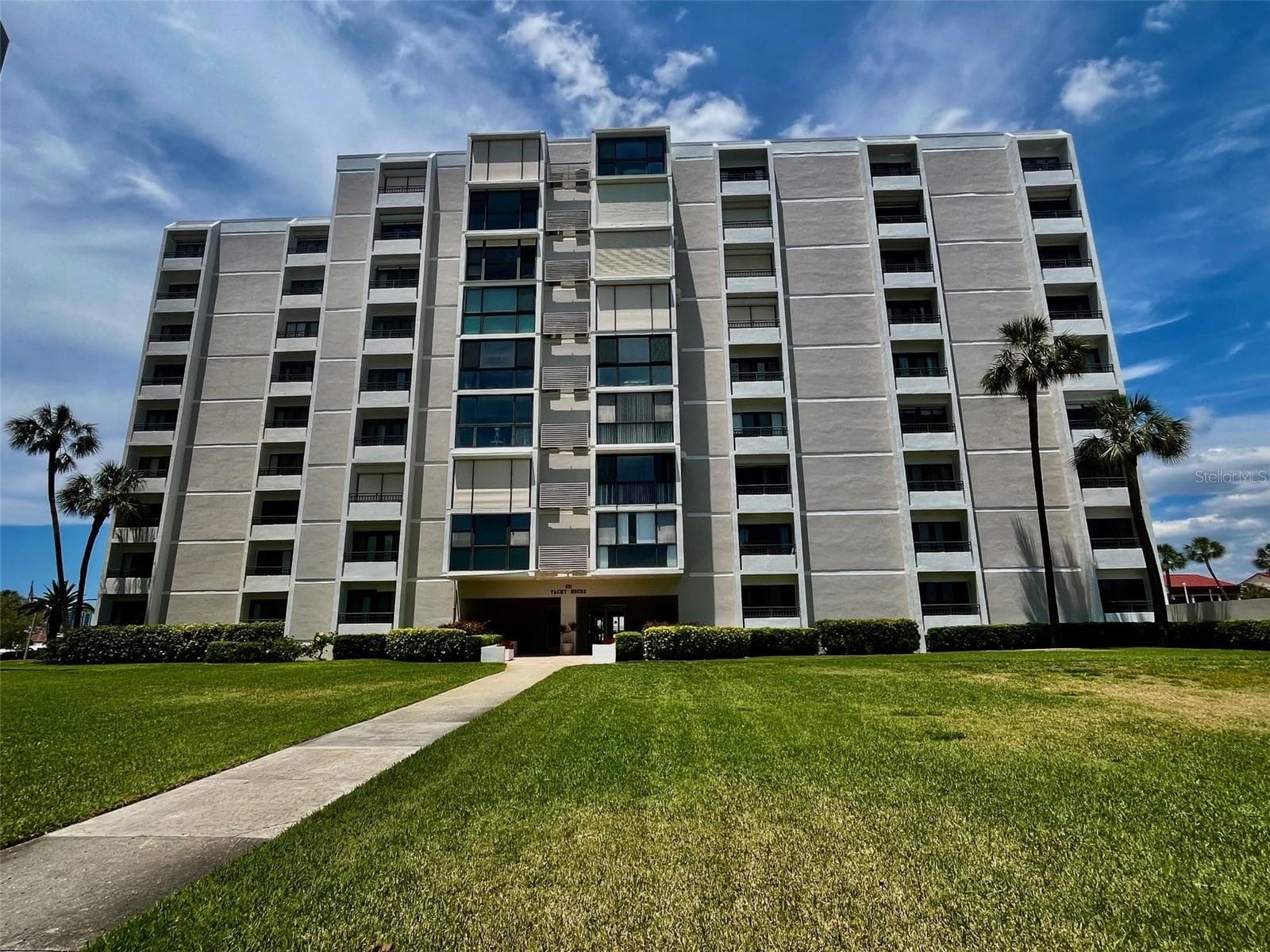 851 BAYWAY BLVD #405