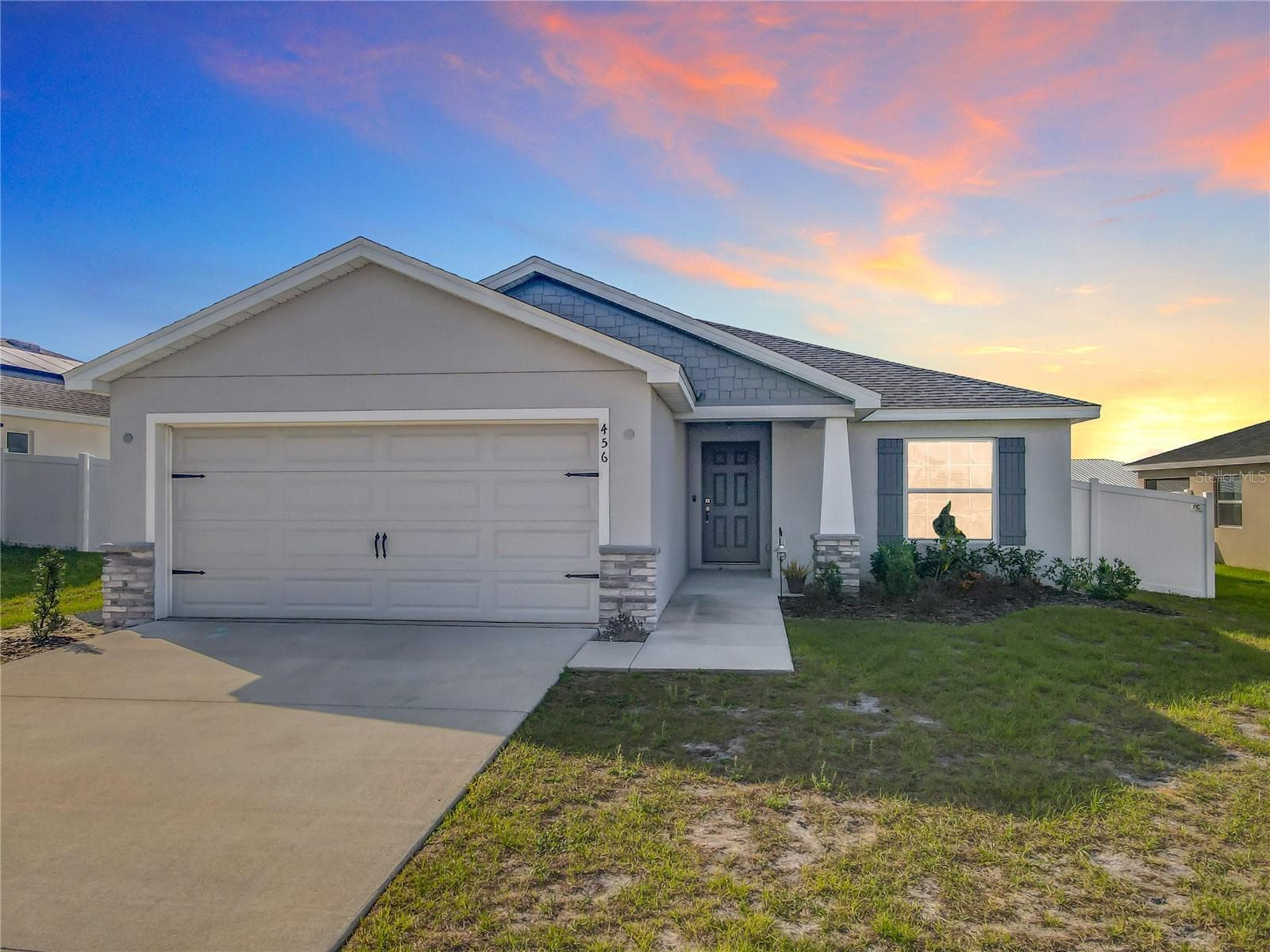 456 HILLTOP DR