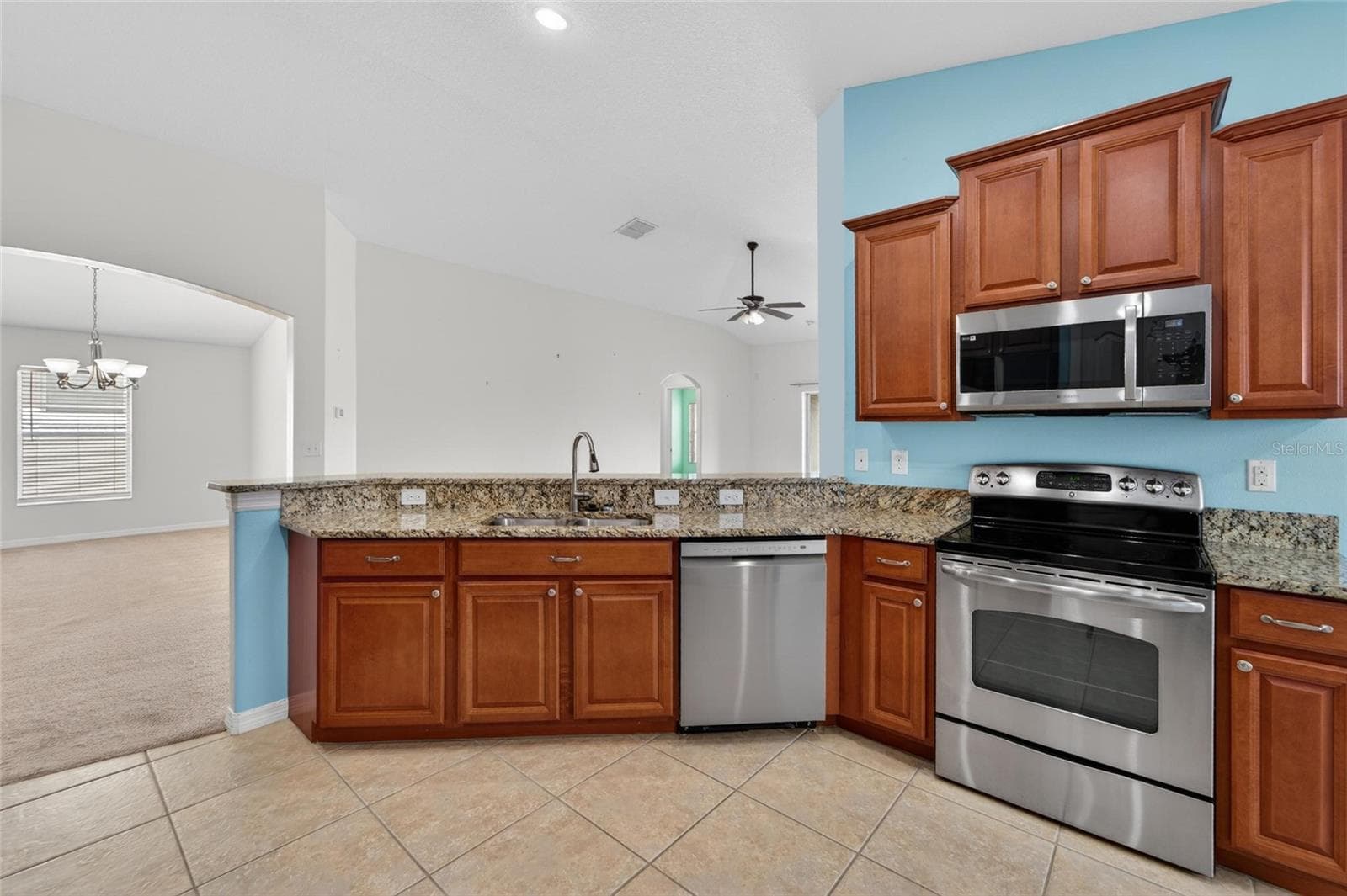 Single Family Residence at 13128 ROYAL PINES AVE, RIVERVIEW, photo 13 of 49