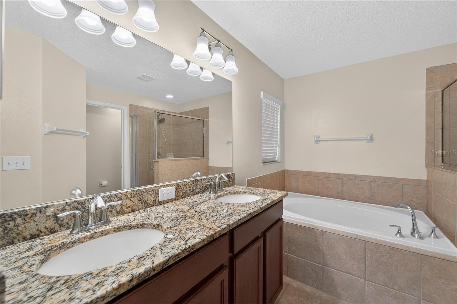 Single Family Residence at 13128 ROYAL PINES AVE, RIVERVIEW, photo 23 of 49