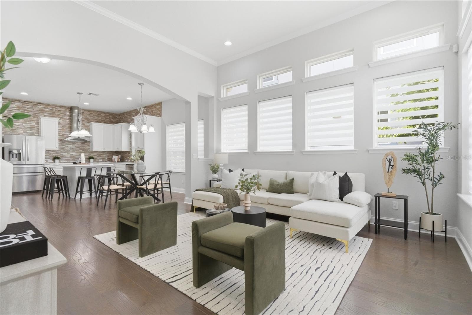 Single Family Residence at 13856 ELIOT AVE, ORLANDO, photo 2 of 43