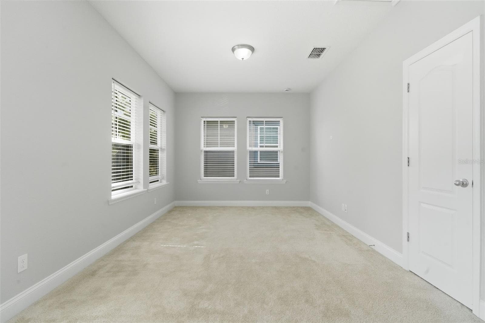 Single Family Residence at 13856 ELIOT AVE, ORLANDO, photo 25 of 43