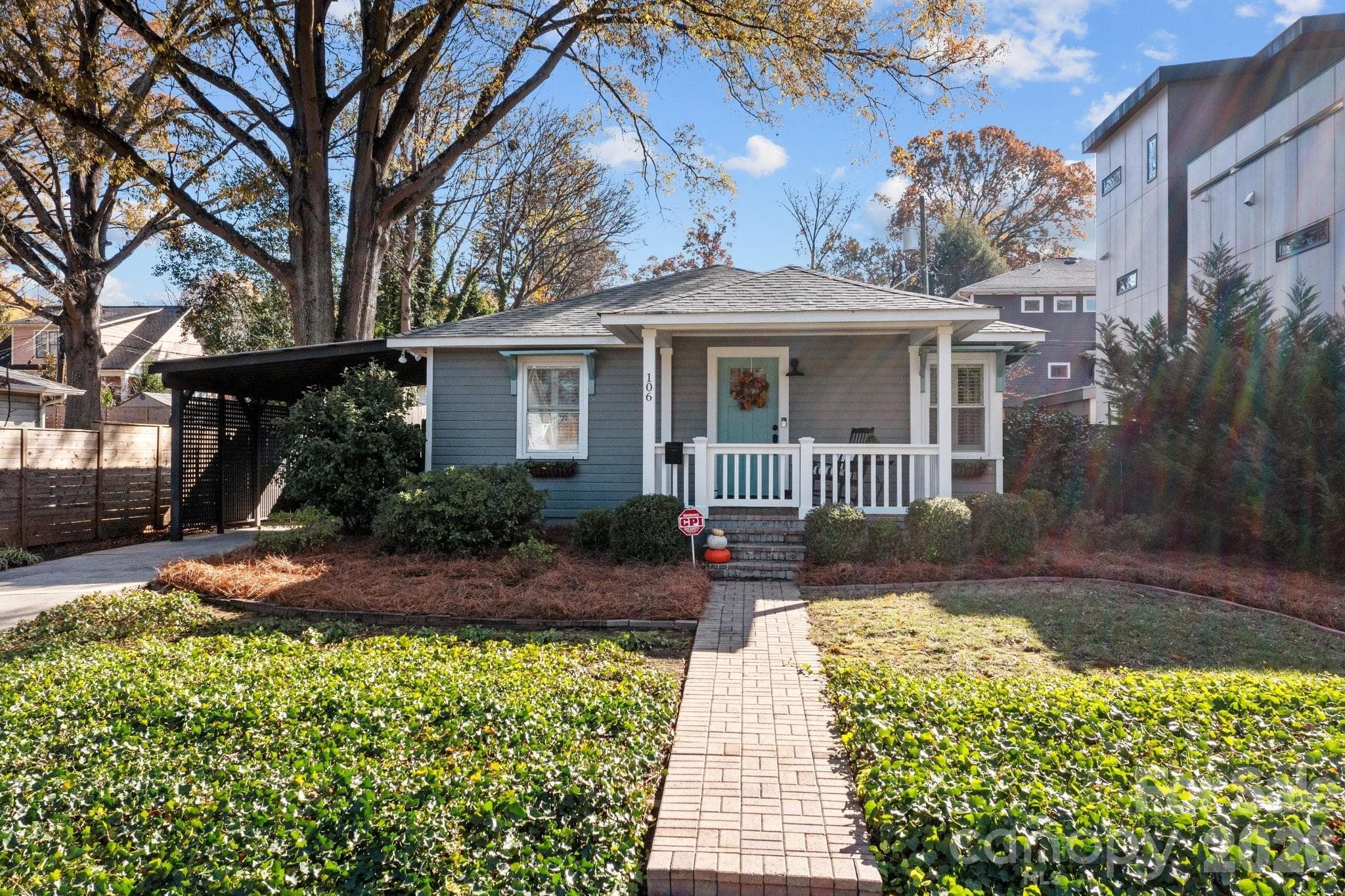Front Elevation - Charlotte