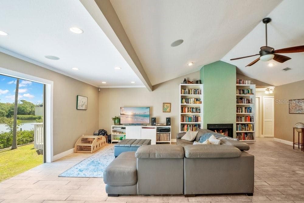 Open and airy feel - 3858 SHORE BLVD, OLDSMAR