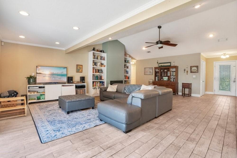 Tile floor - 3858 SHORE BLVD, OLDSMAR