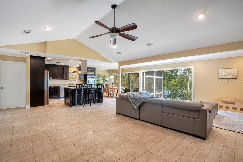 Perfect for entertaining - 3858 SHORE BLVD, OLDSMAR