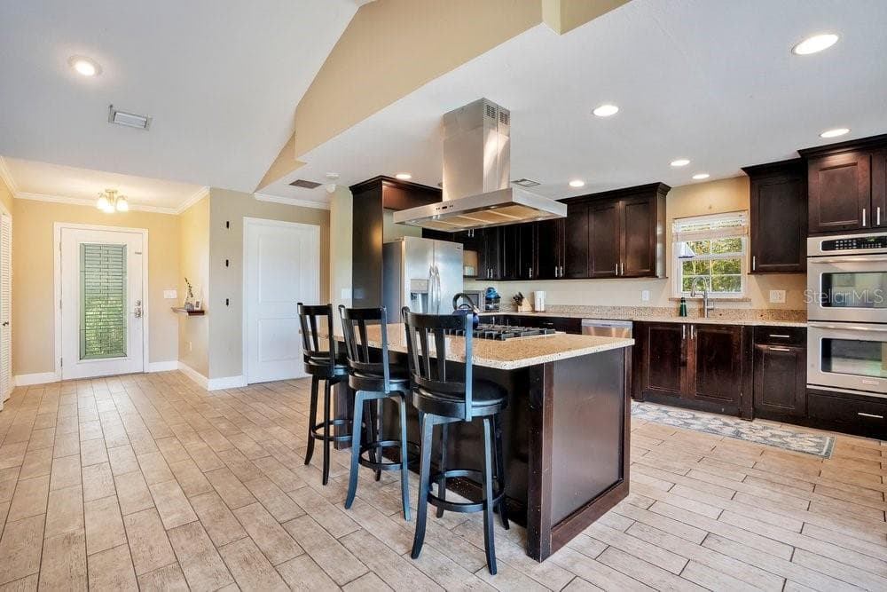Single Family Residence at 3858 SHORE BLVD, OLDSMAR, photo 19 of 77