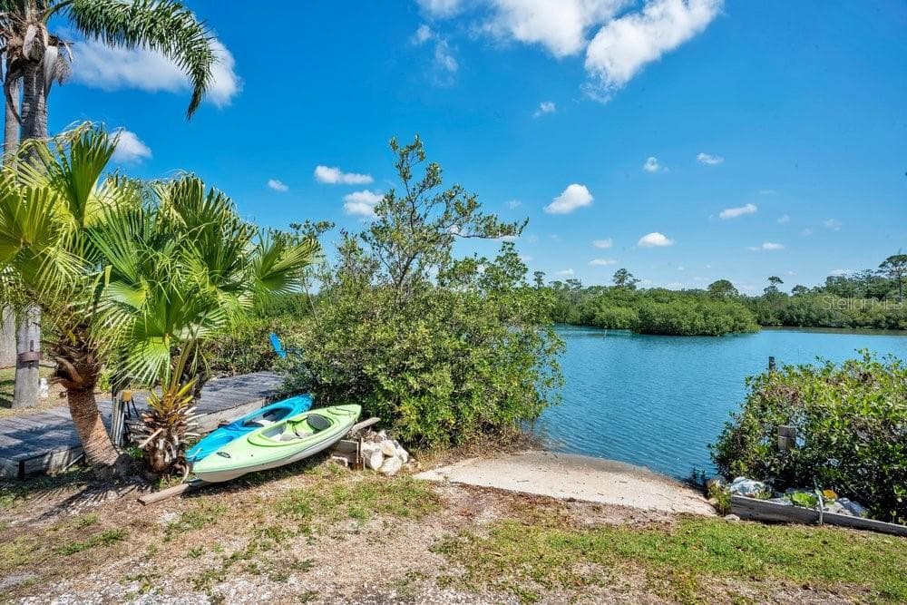 Private boat ramp with access to Tampa Bay for large vessels - 3858 SHORE BLVD, OLDSMAR